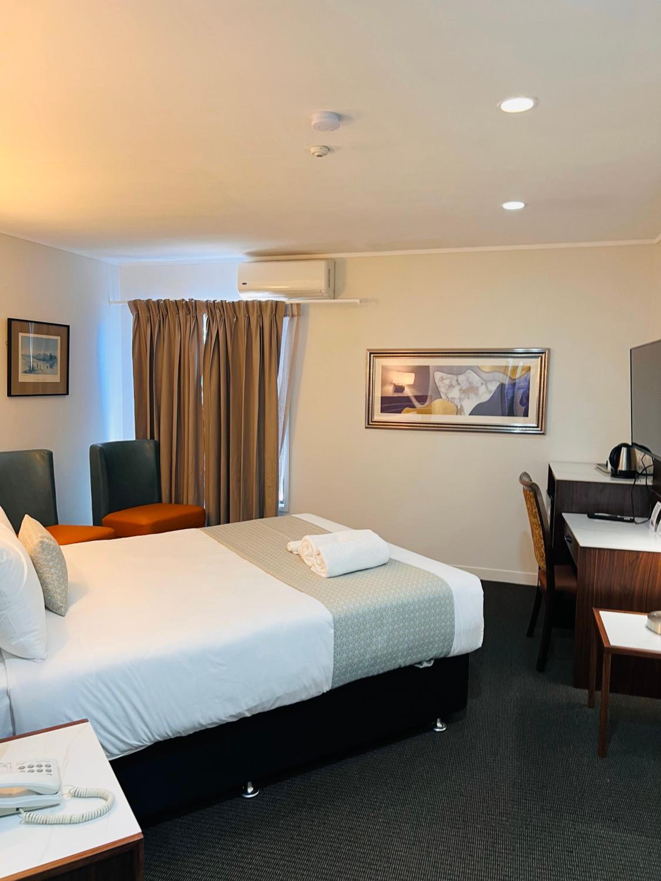 Queen Room - Photo 1