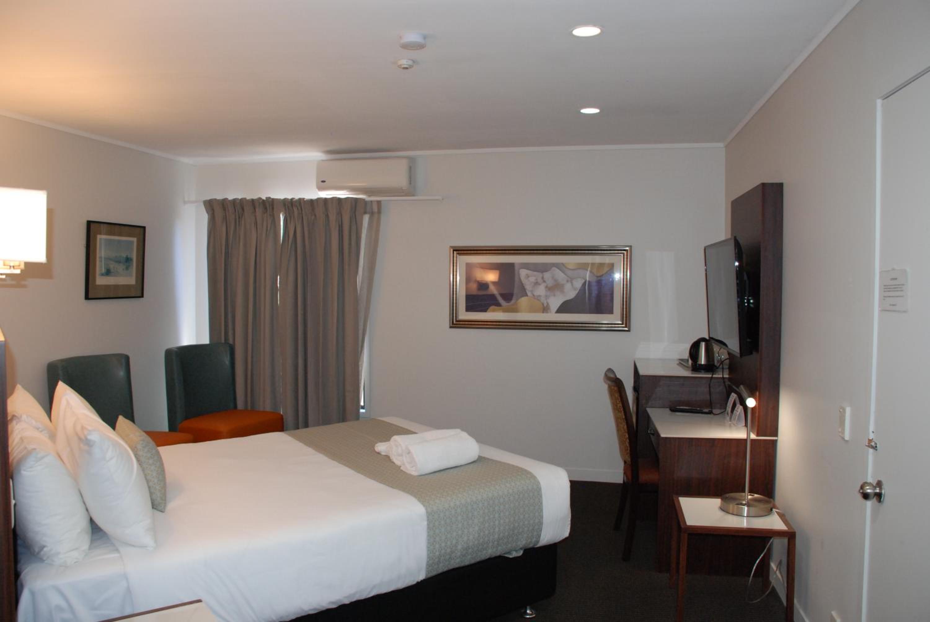 Queen Room - Photo 12
