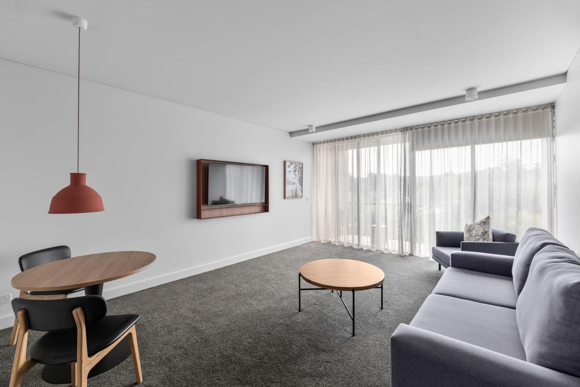 Signature Suite - Free Wifi and Parking - Photo 3