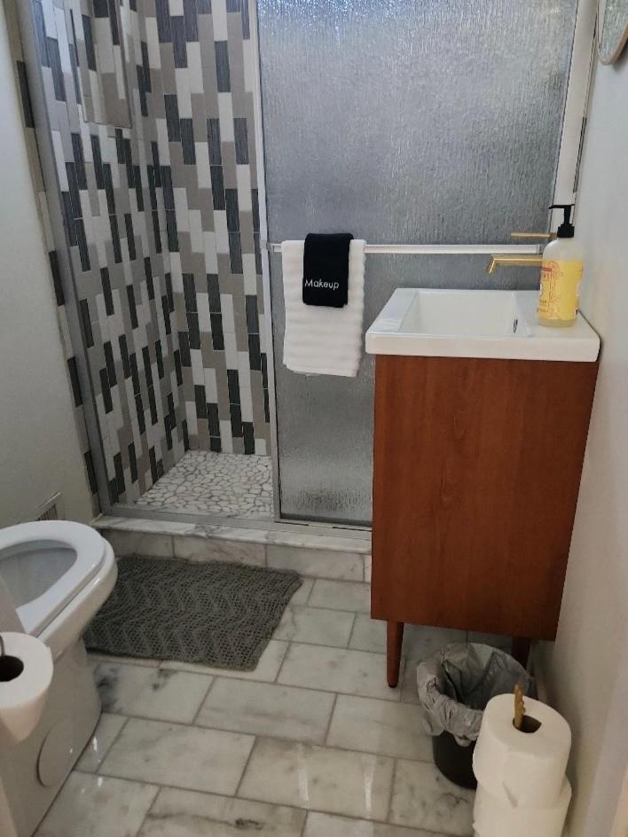 Three-Bedroom House photo 2