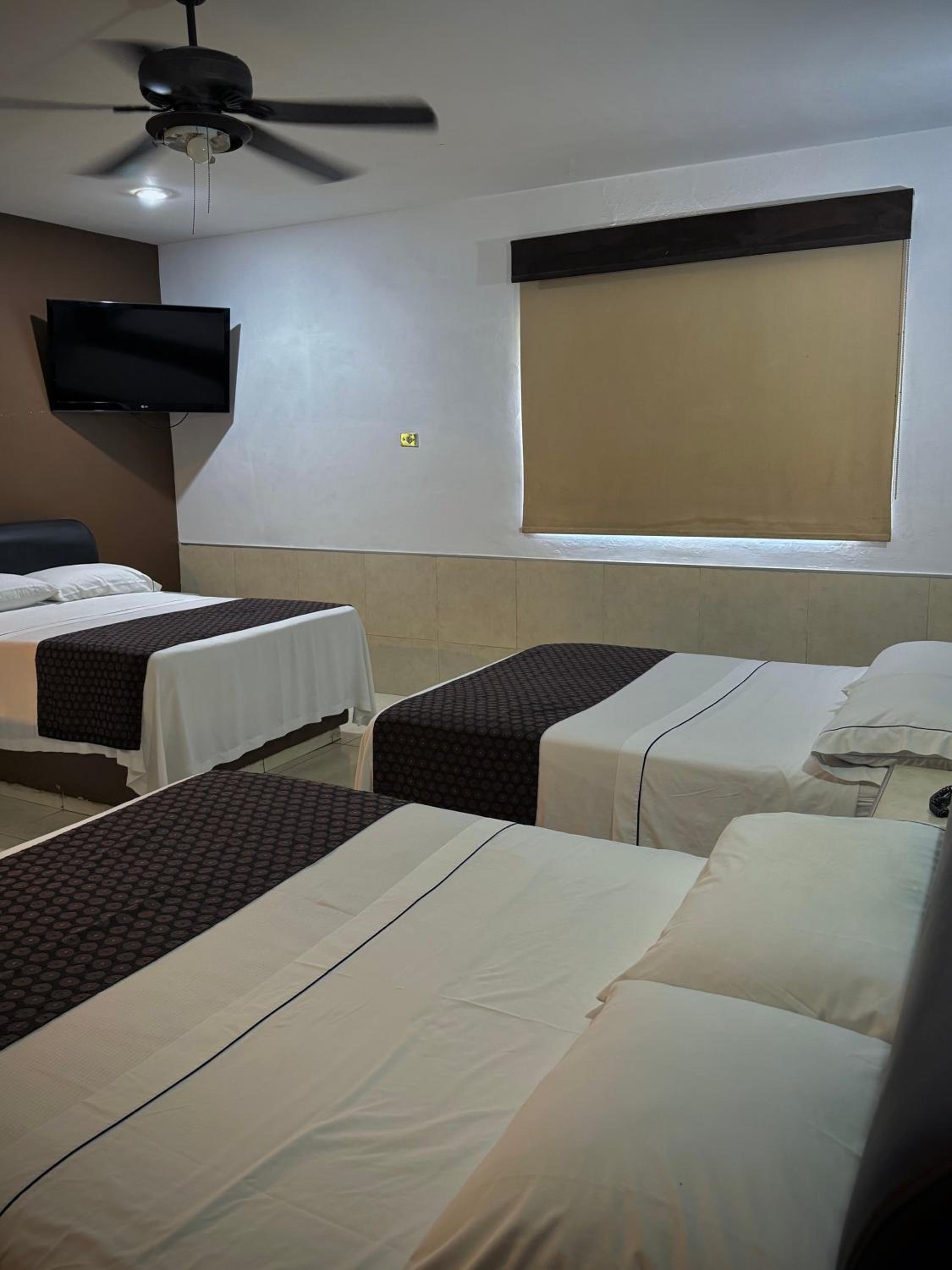 Basic Triple Room photo 1