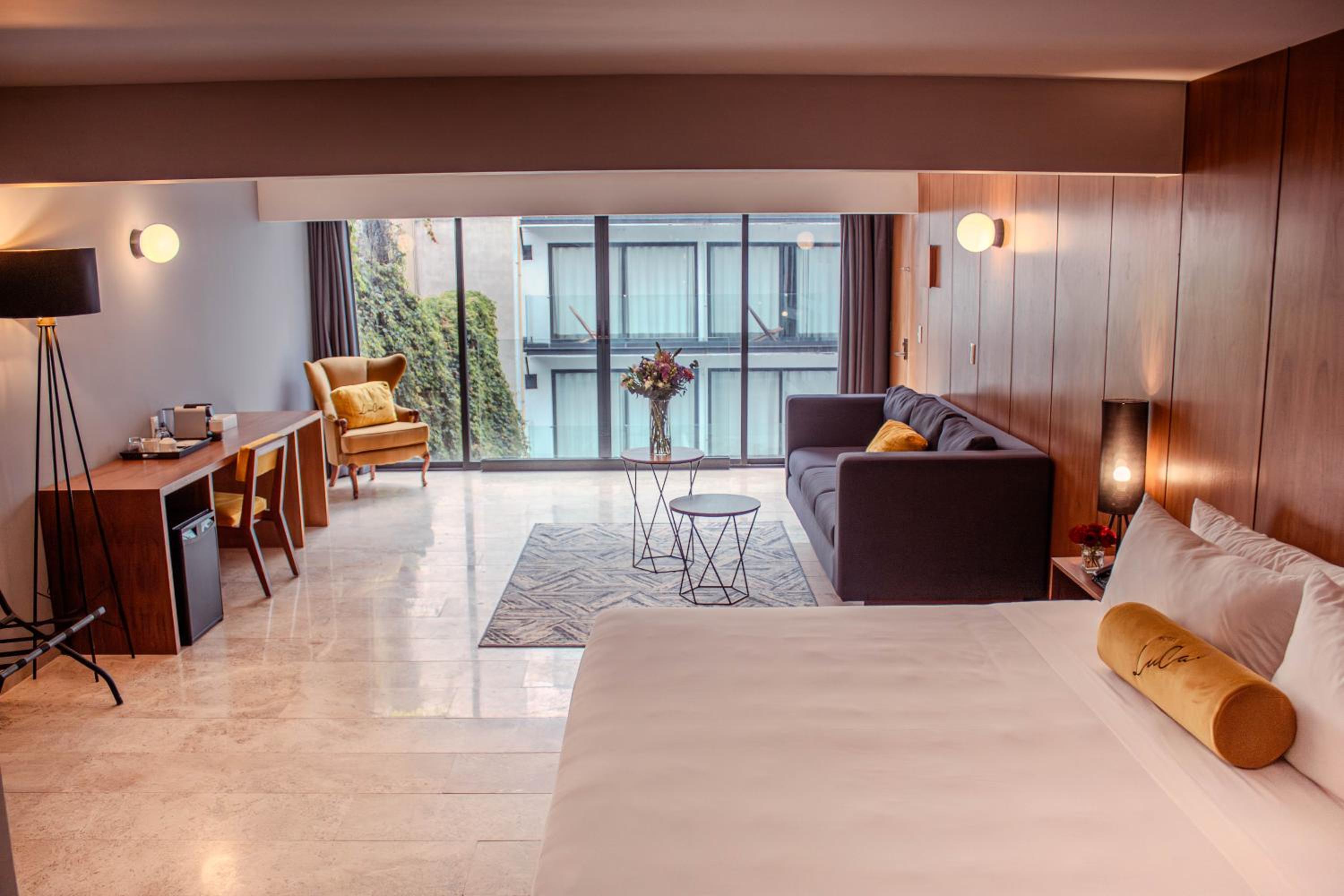 Suite - Photo 4