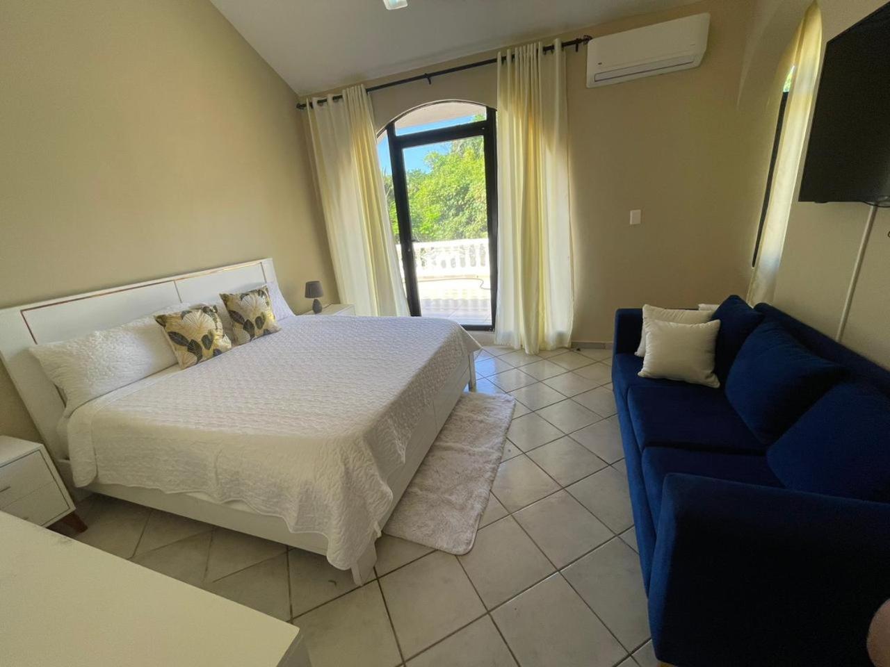 Villa photo 1