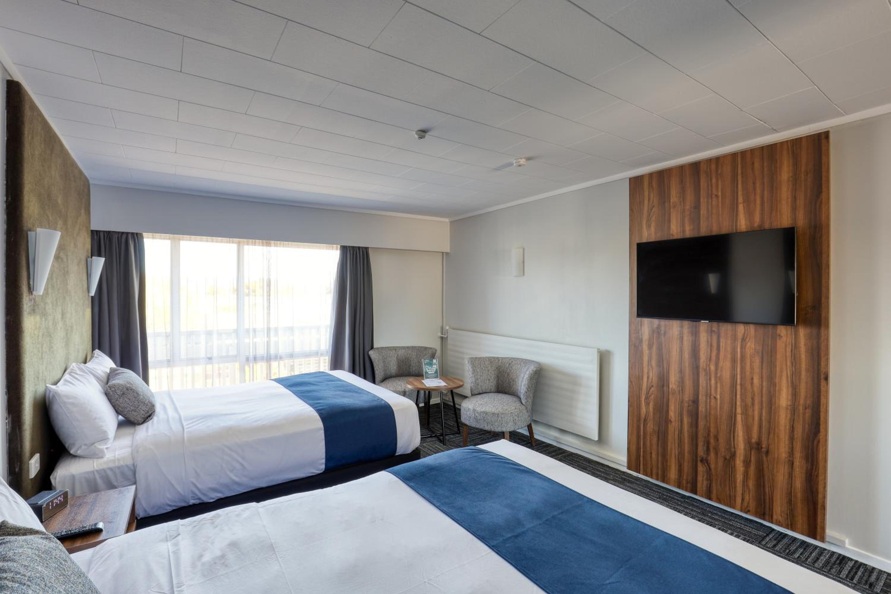 Superior Two Queen Room