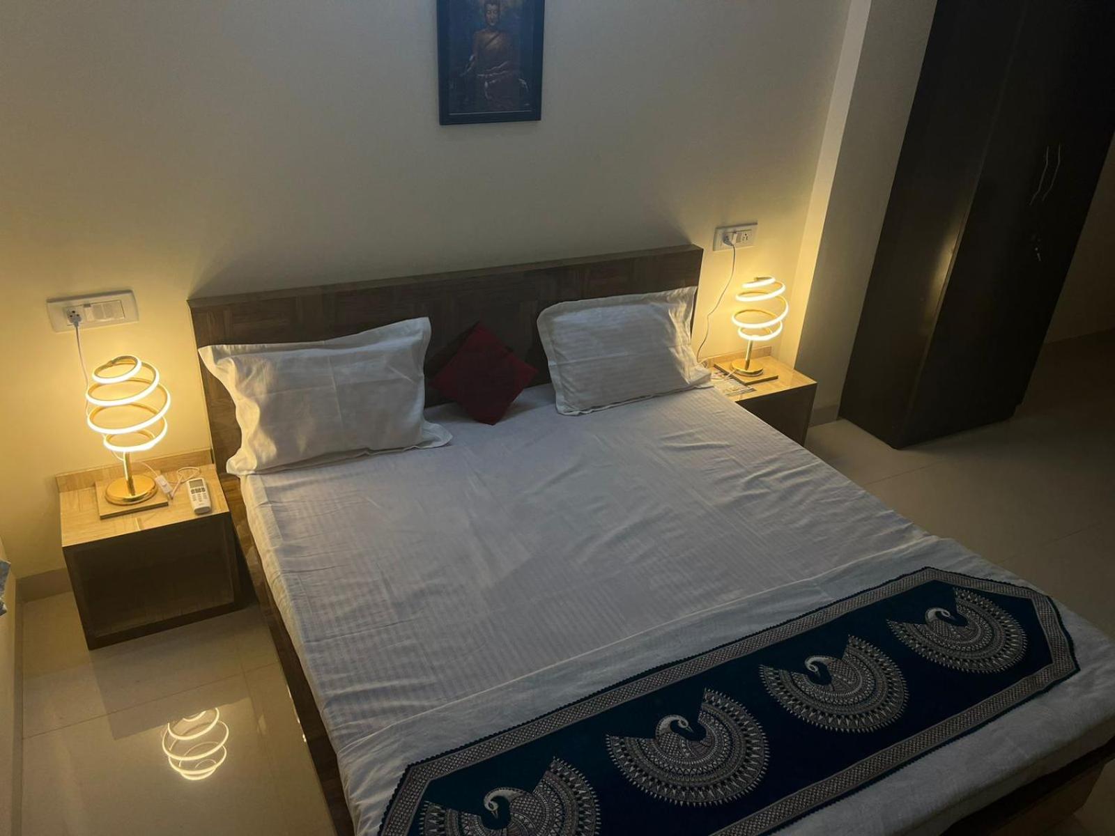 Deluxe Double Room with Extra Bed photo 1