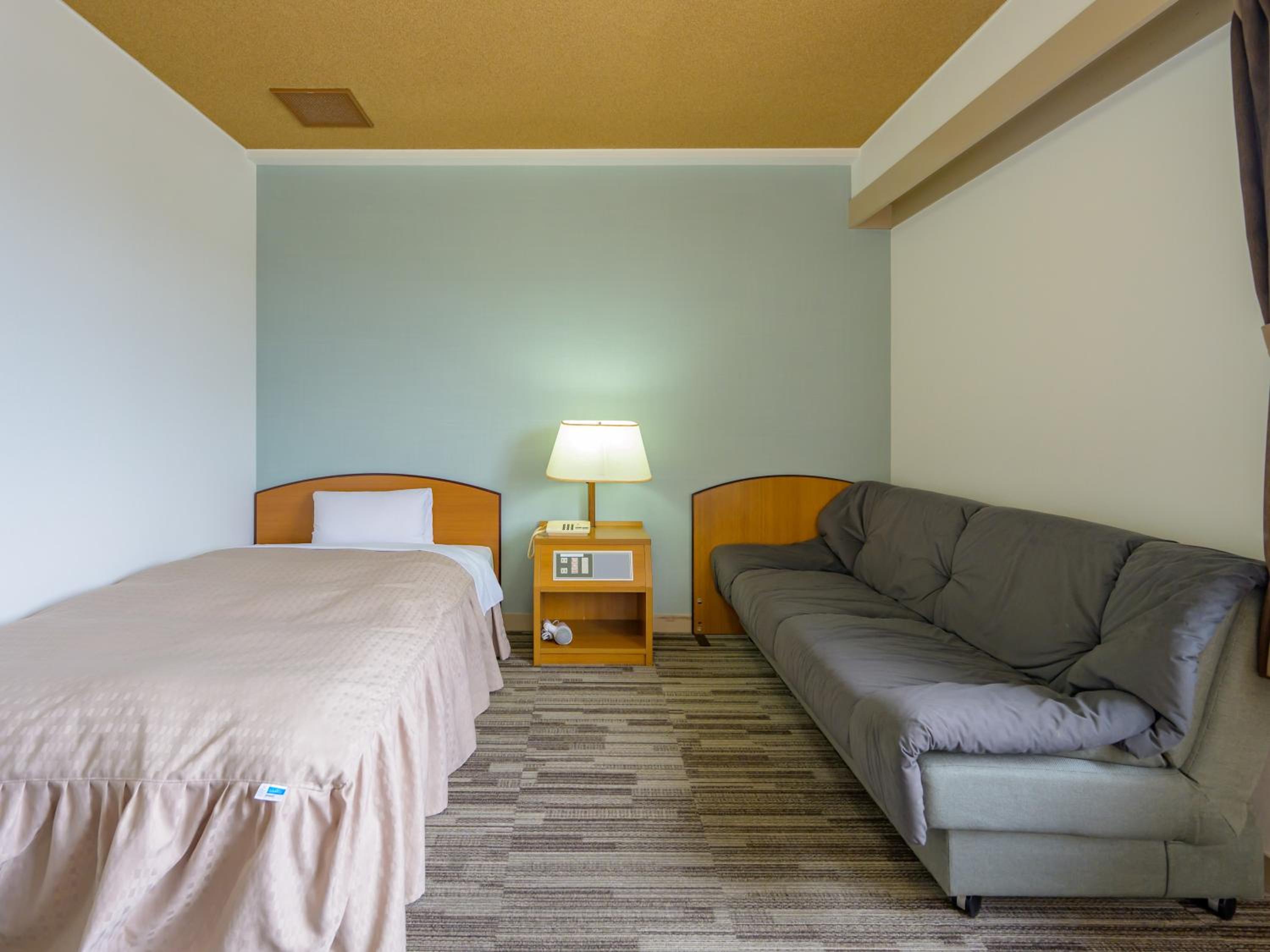 Double Room with Small Double Bed - Non-Smoking photo 1