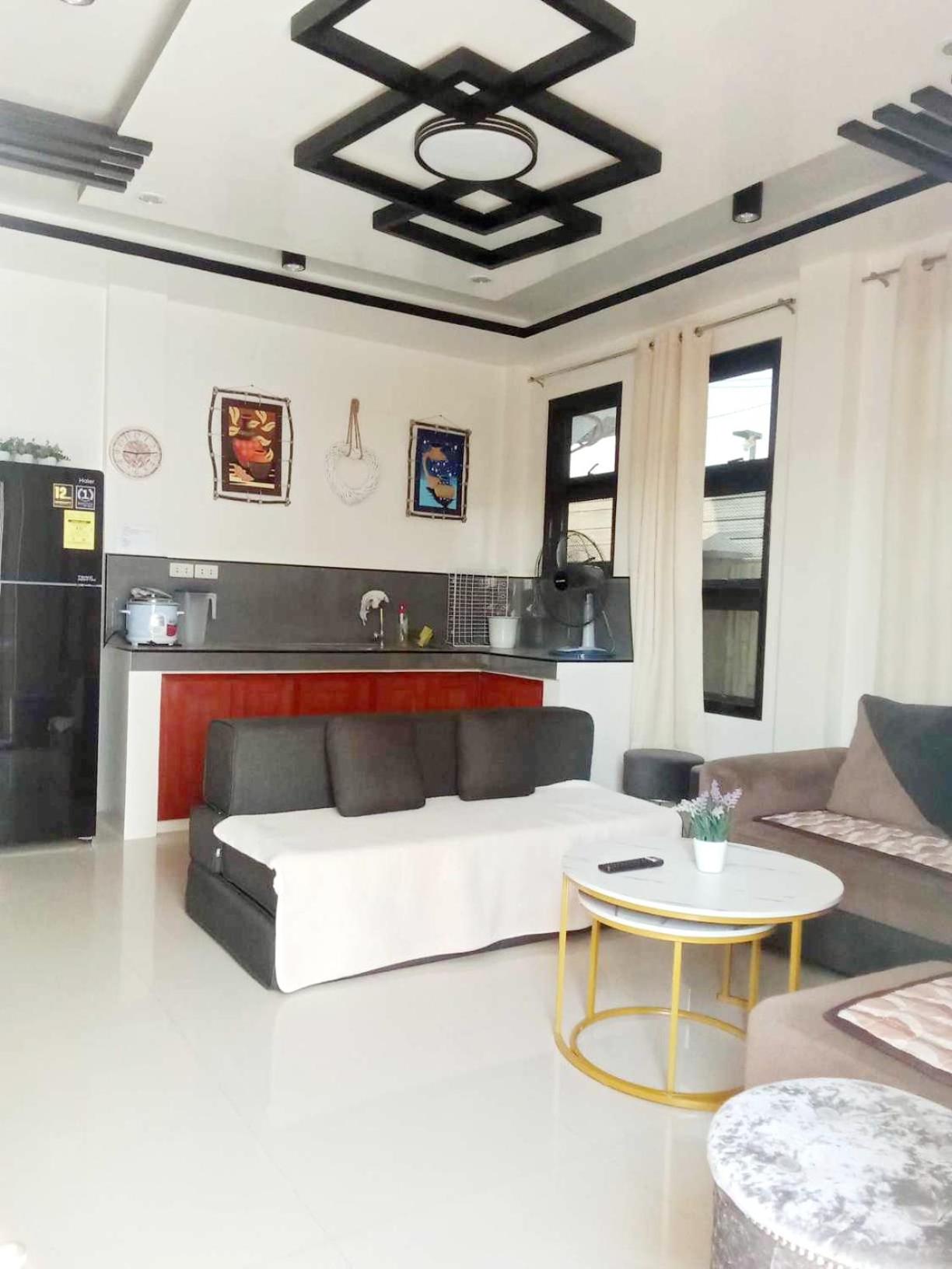 One-Bedroom House photo 2