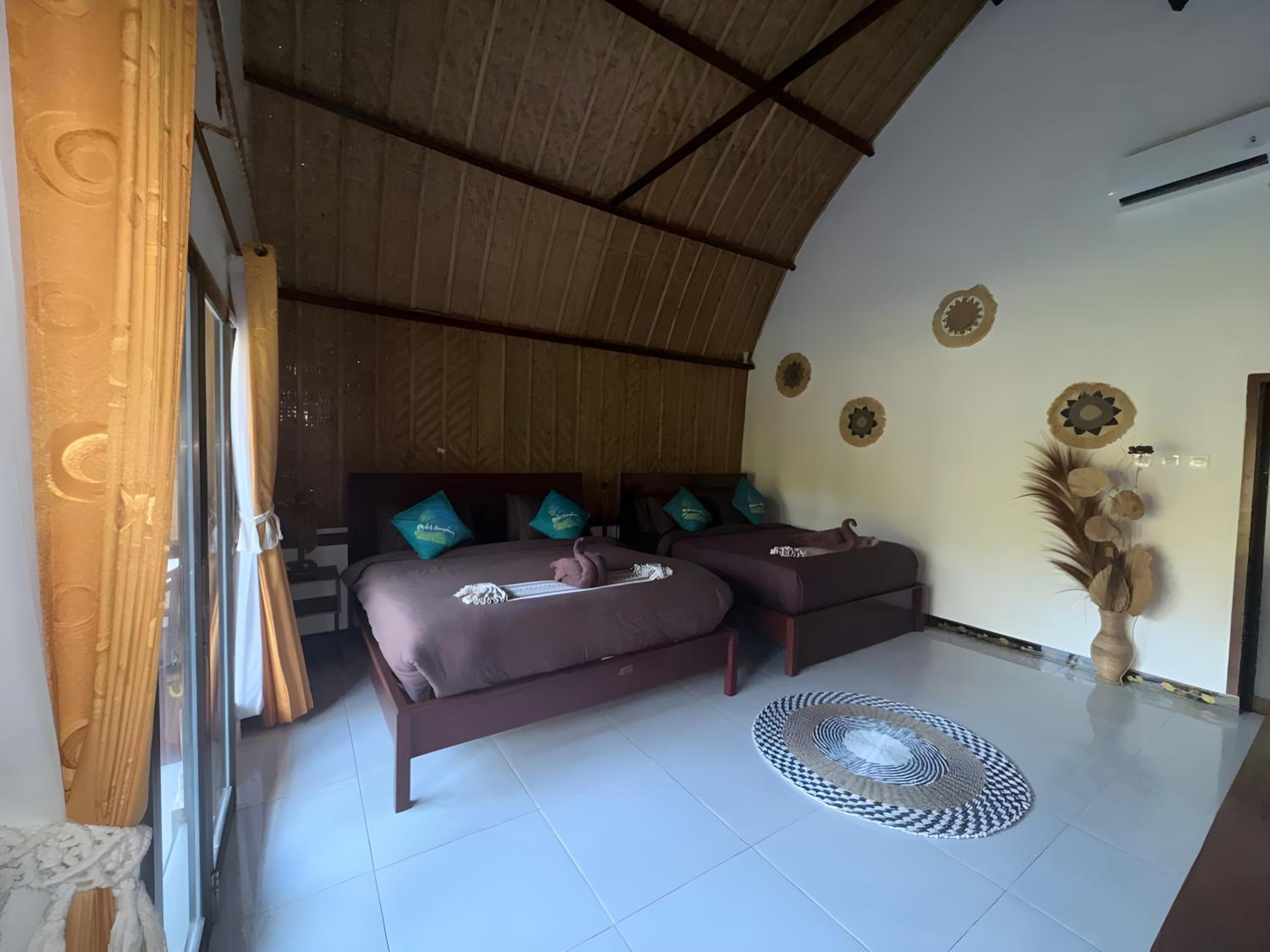 Deluxe Family Room - Photo 1