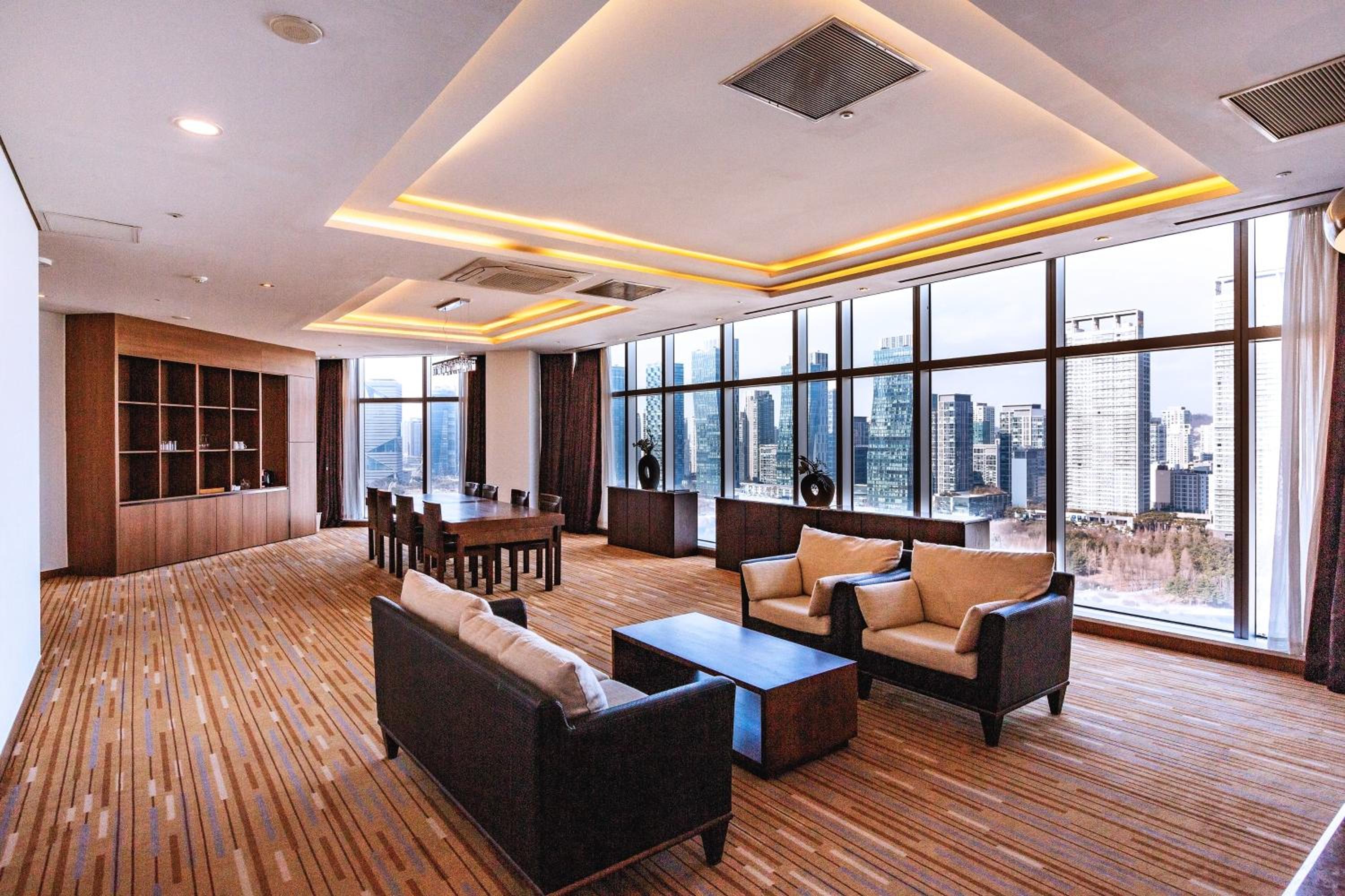Presidential Suite