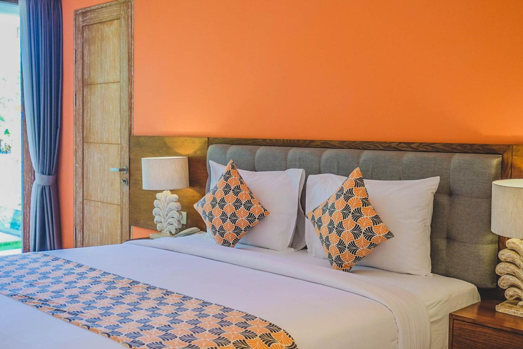 Suite Room with Pool View