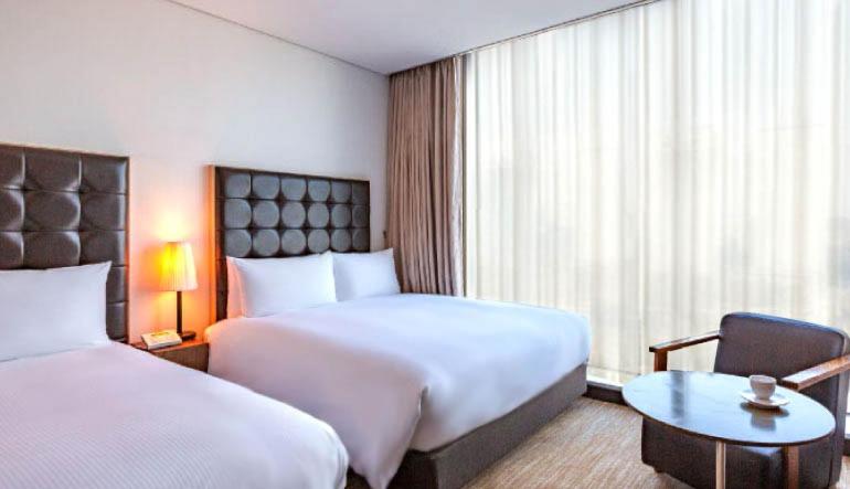 Premier Family Room (Double Bed + Double Bed) - Photo 1