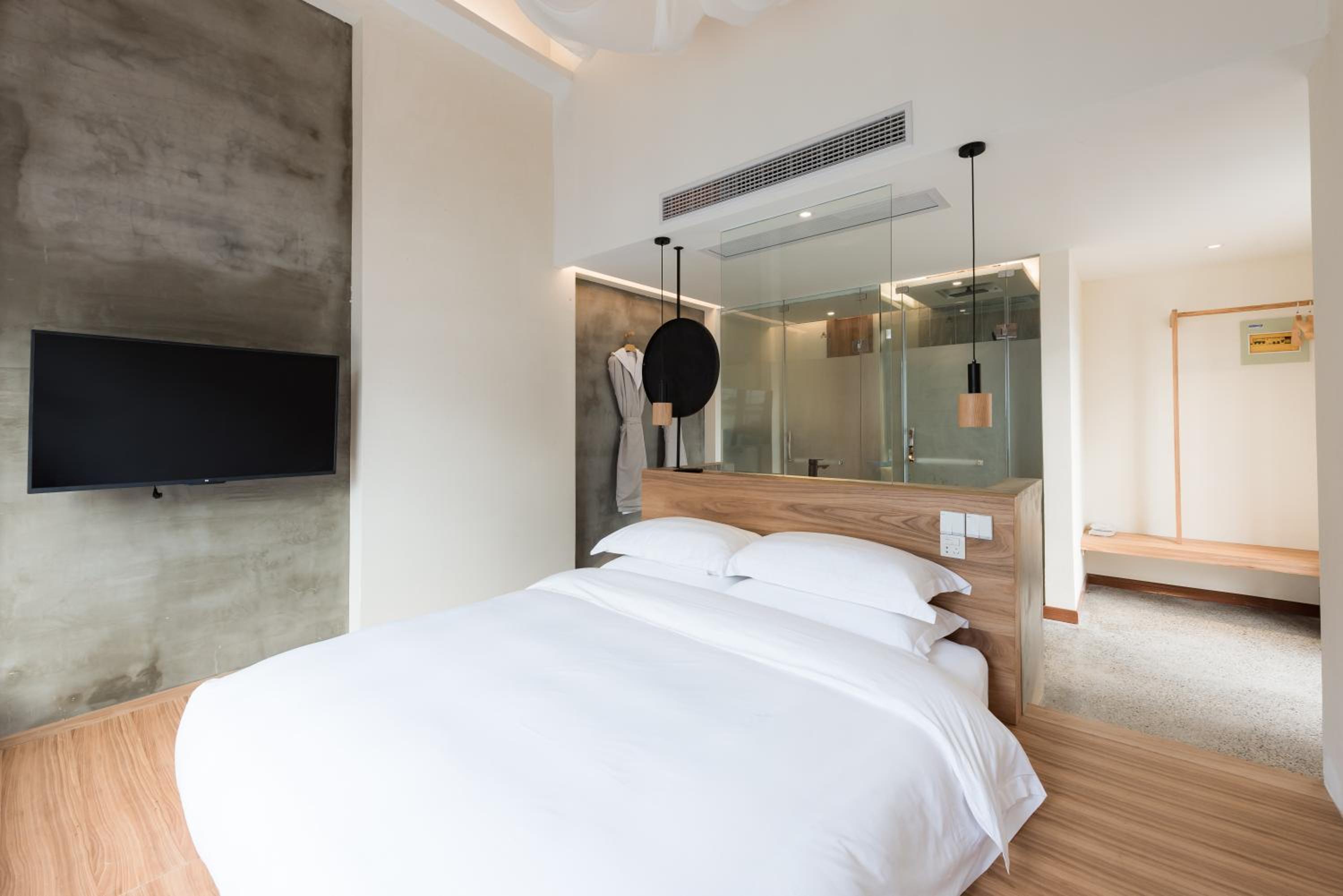 Deluxe King Room - Sky