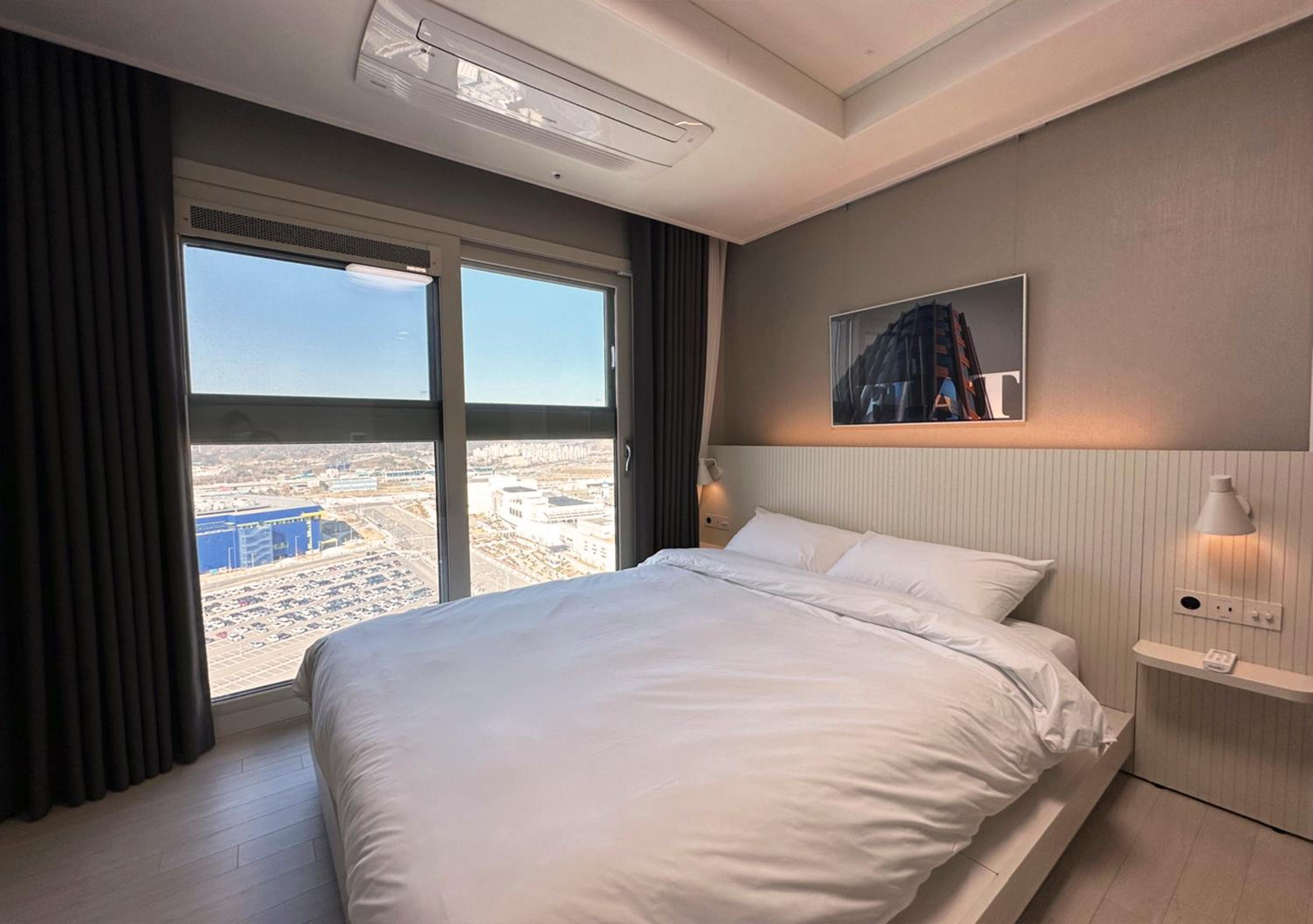B. Flat Suite+ - Photo 10