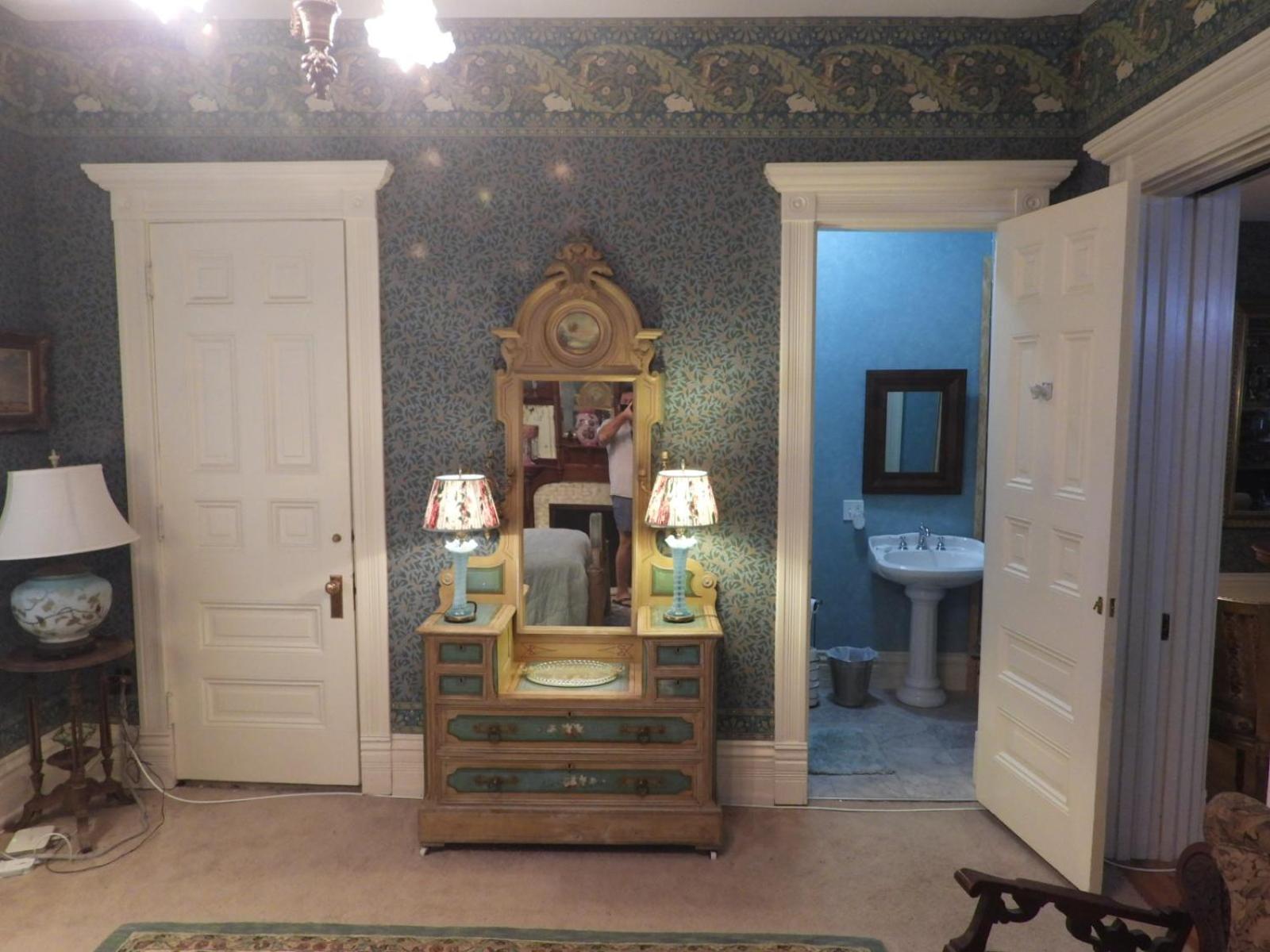Single Room With Private Bathroom photo 3