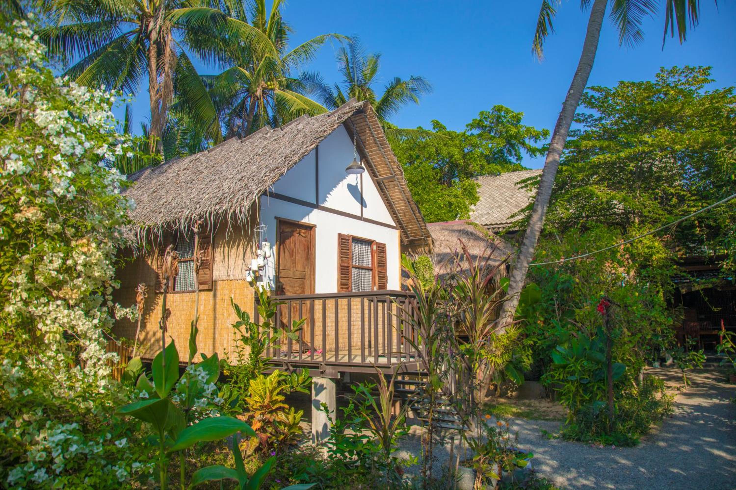 Family Bungalow - Photo 1