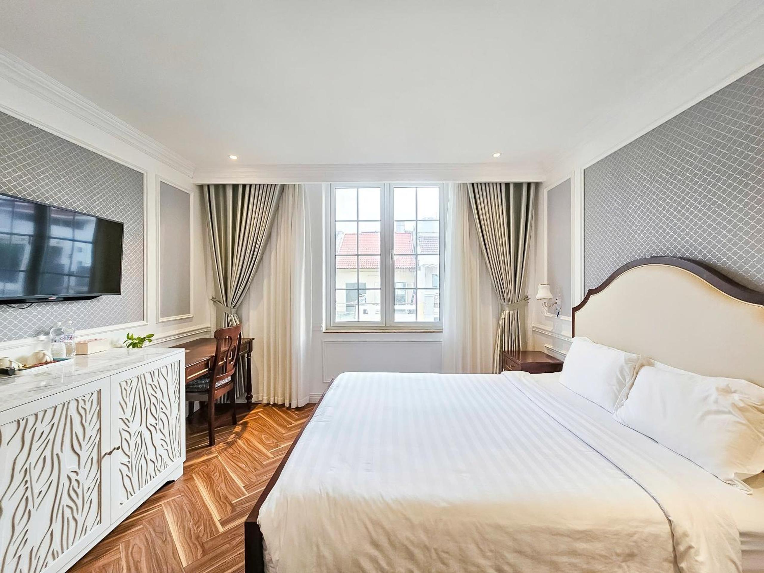 Deluxe Double Room with Bath