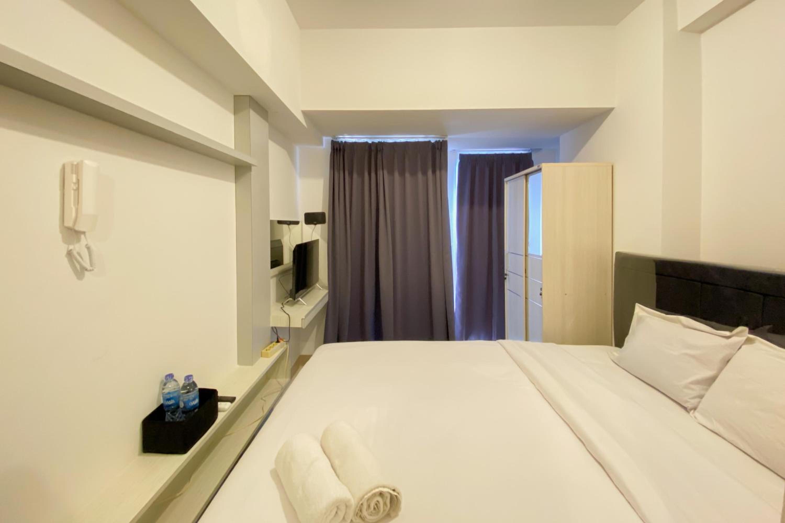 Studio Apartment photo 1