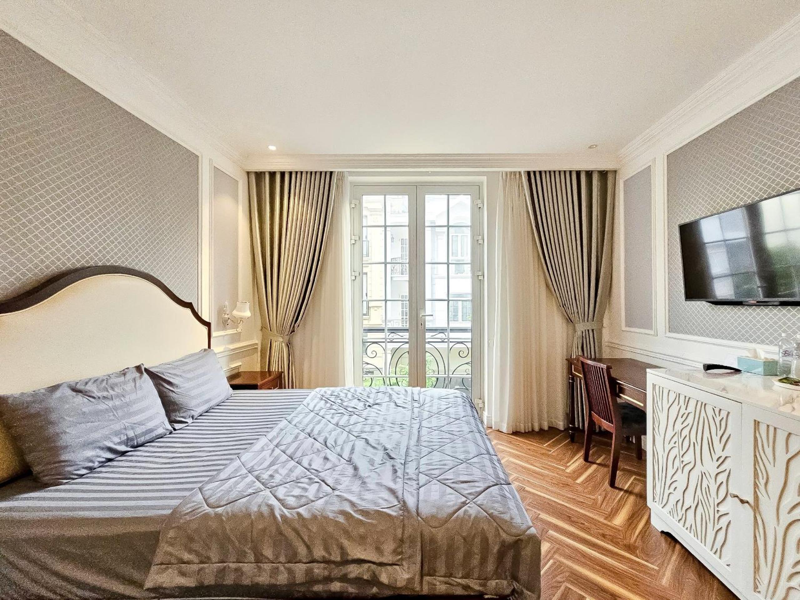 King Room With Balcony