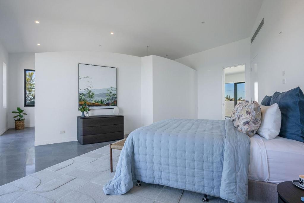 Four-Bedroom House photo 1