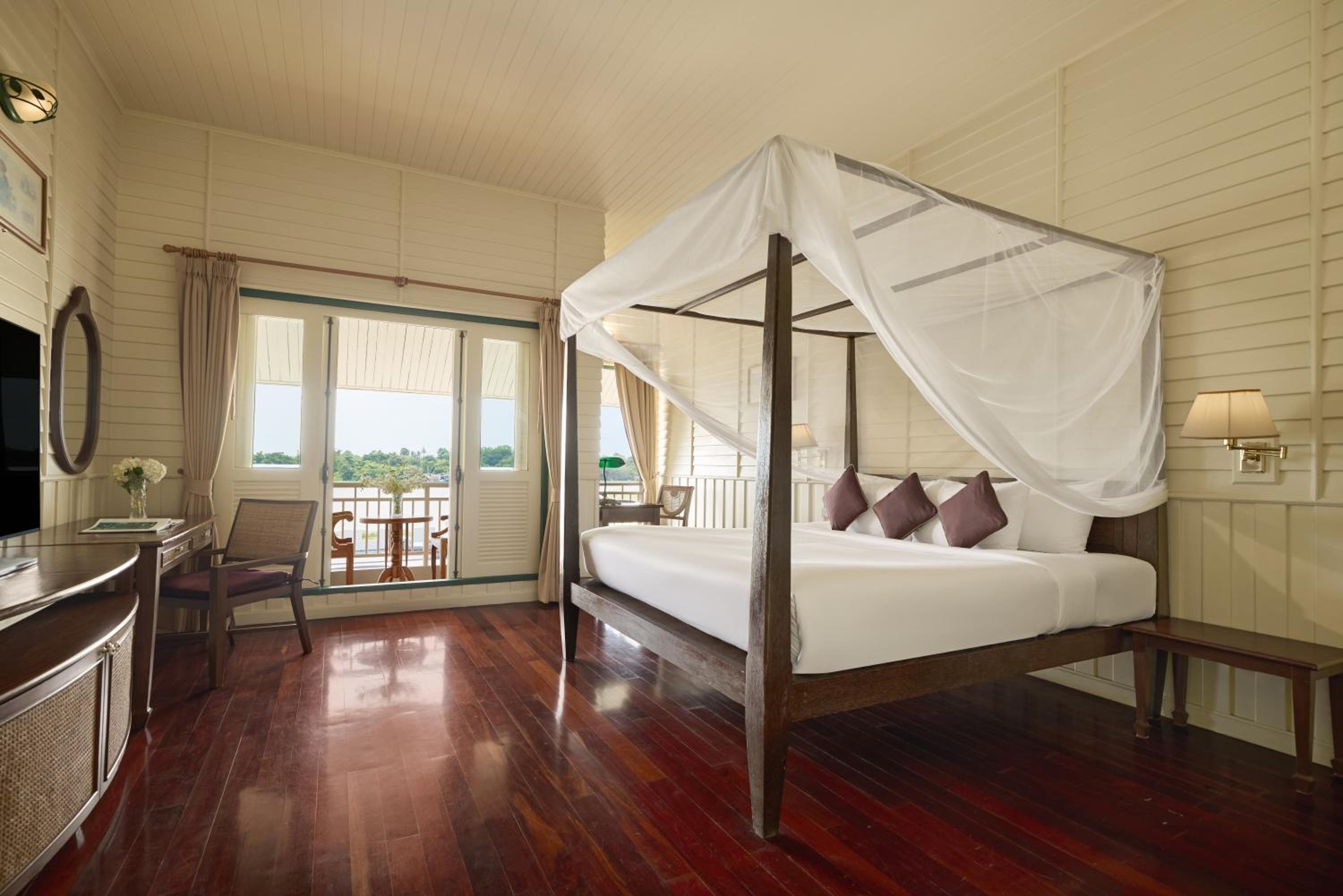 Grand Deluxe River View - Photo 2