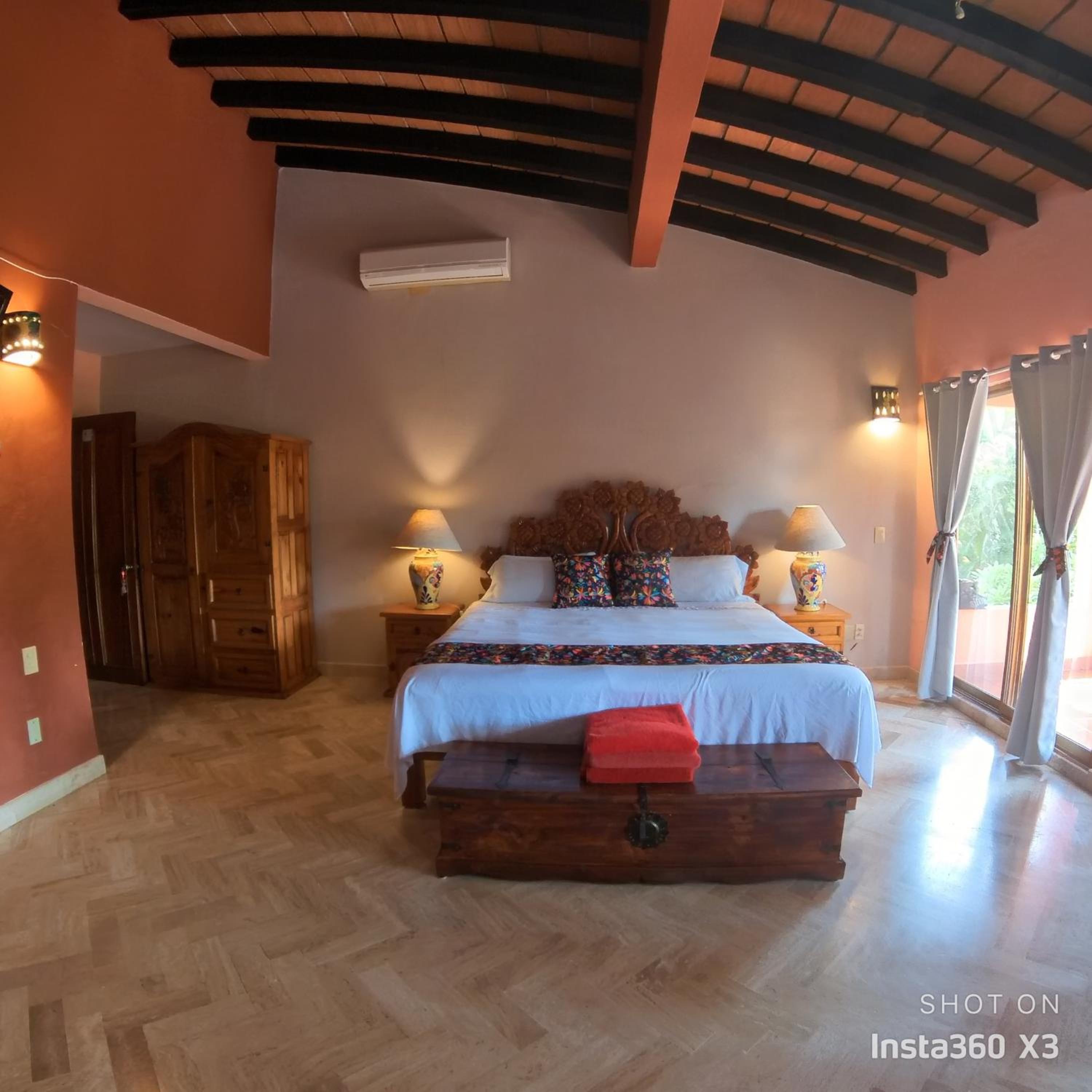 Deluxe Suite with Spa Bath