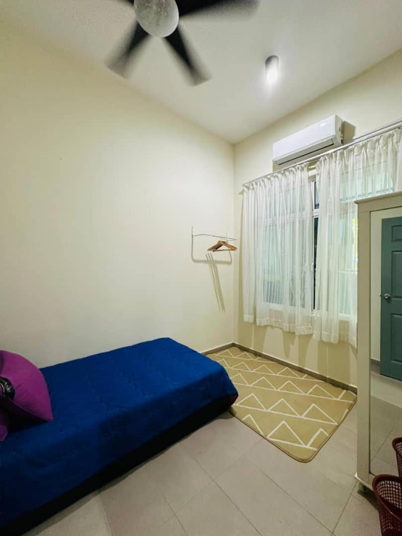 Four-Bedroom House photo 2