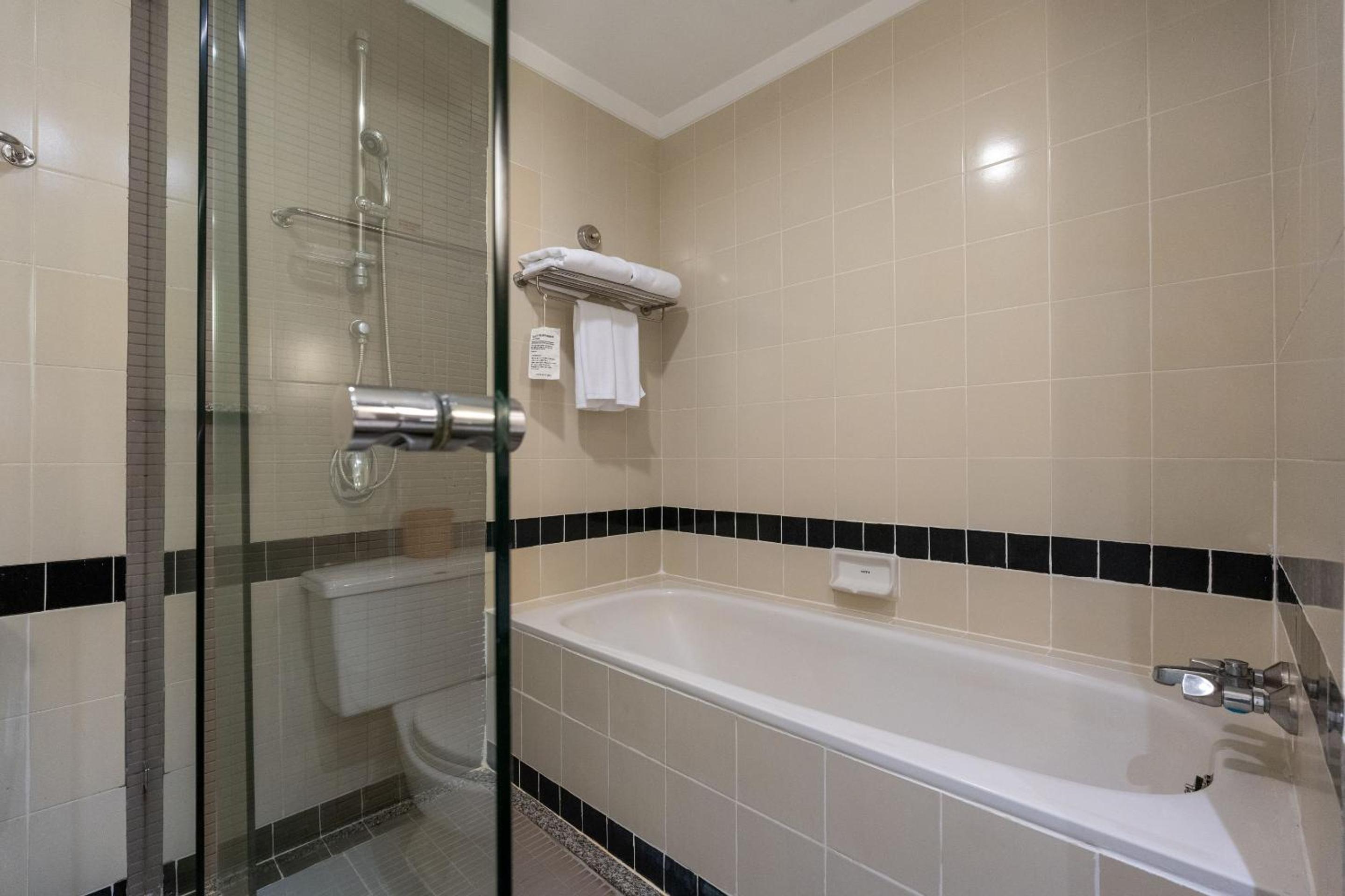 Two Bedroom Premier Suite - Photo 10