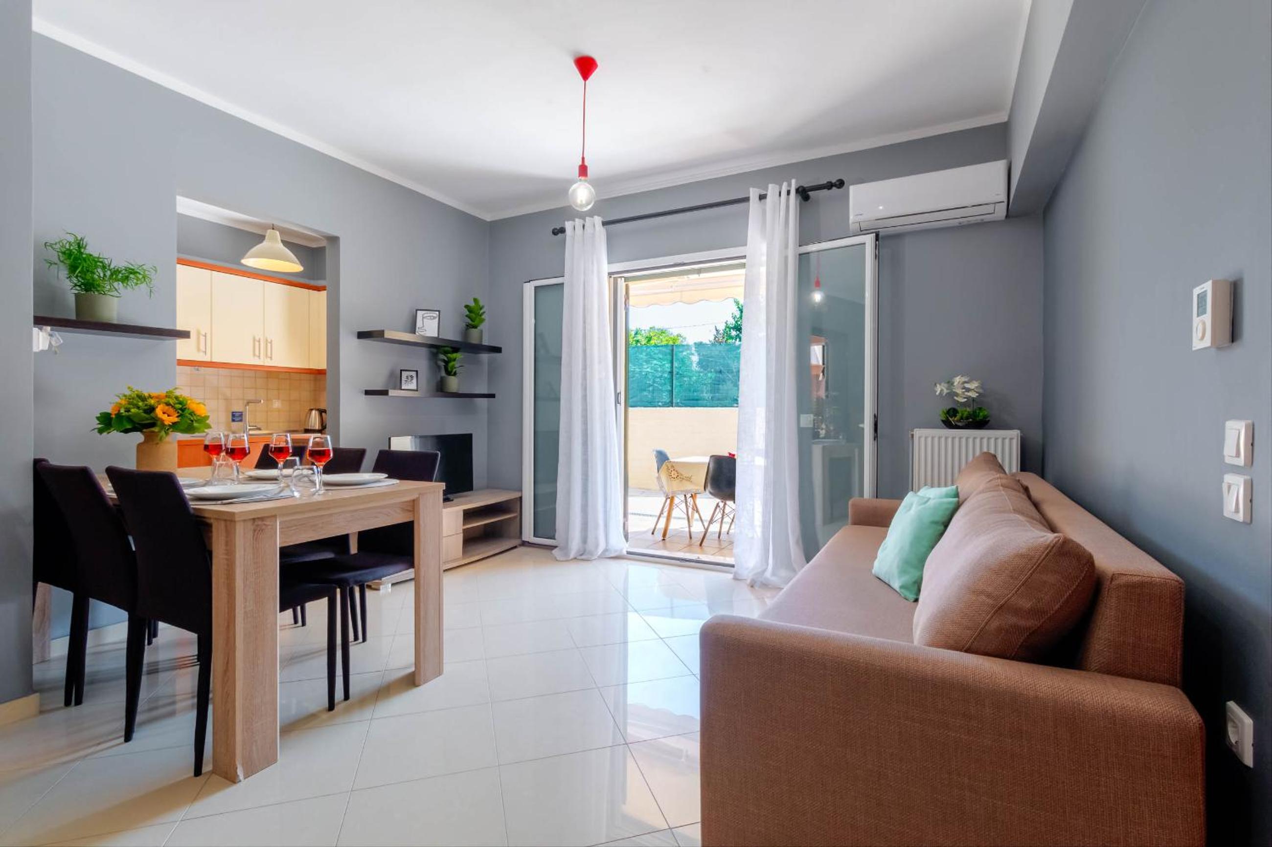 One-Bedroom Apartment - Photo 1