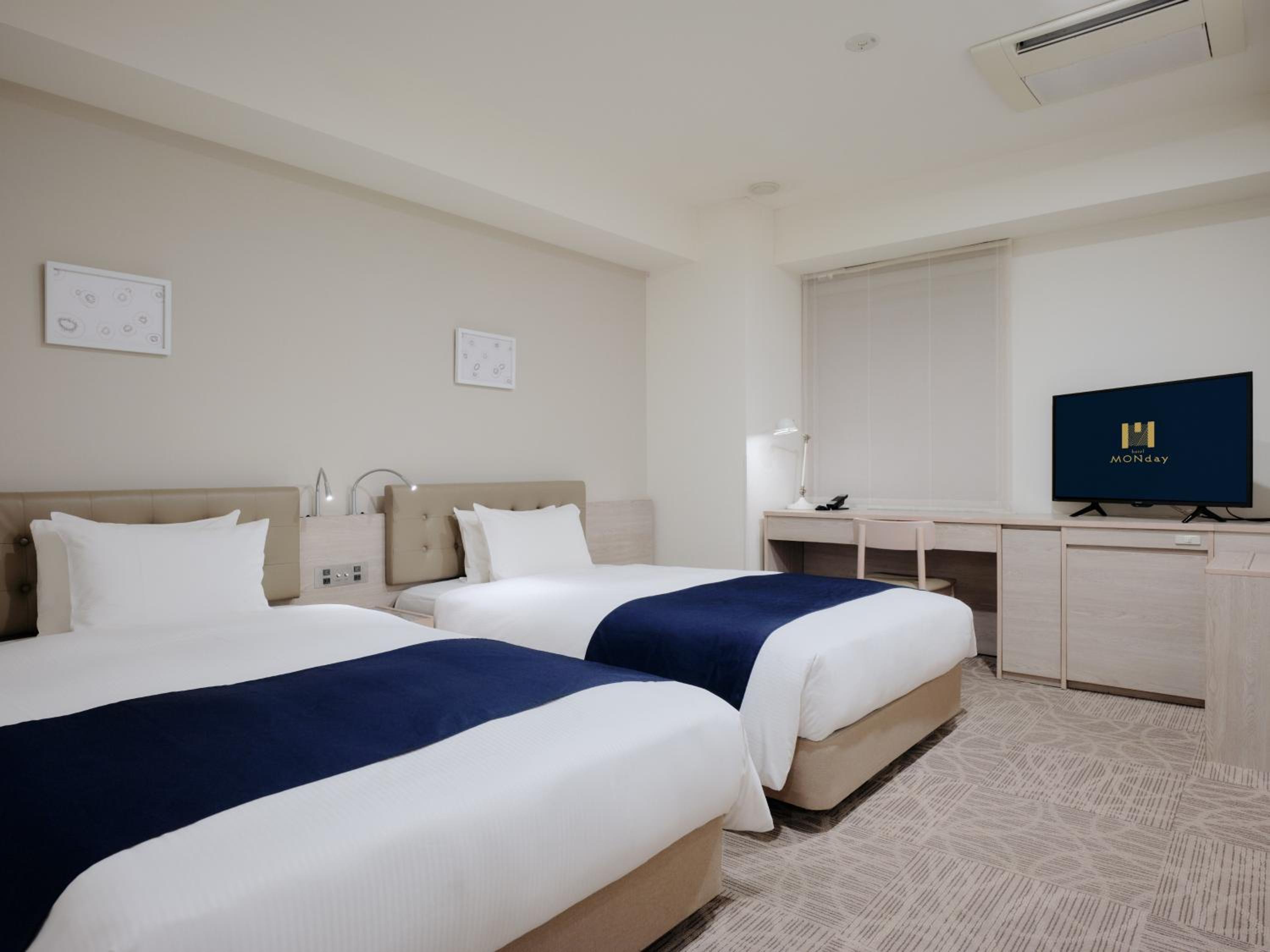 Corner Twin Room photo 3