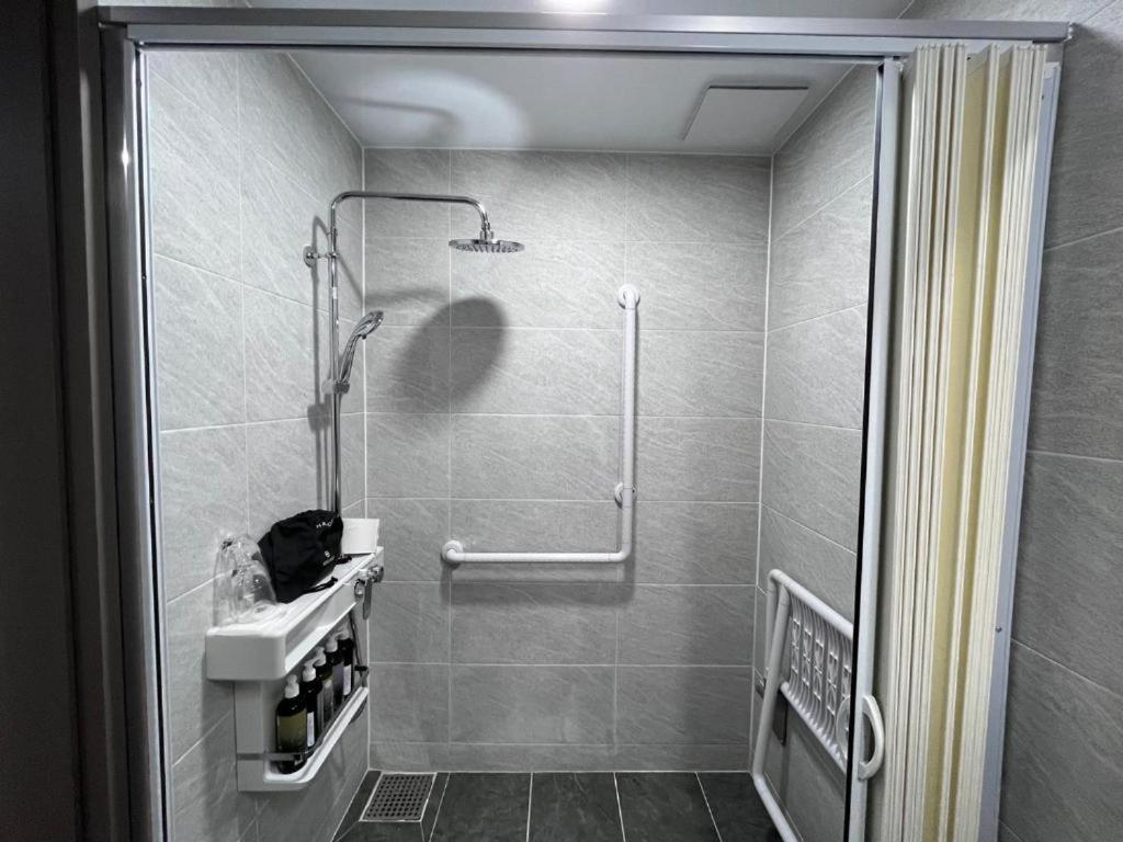 [Eco Plan] Handicapped Double - No Cleaning Service Included during stay(Paid bedding and towel change)