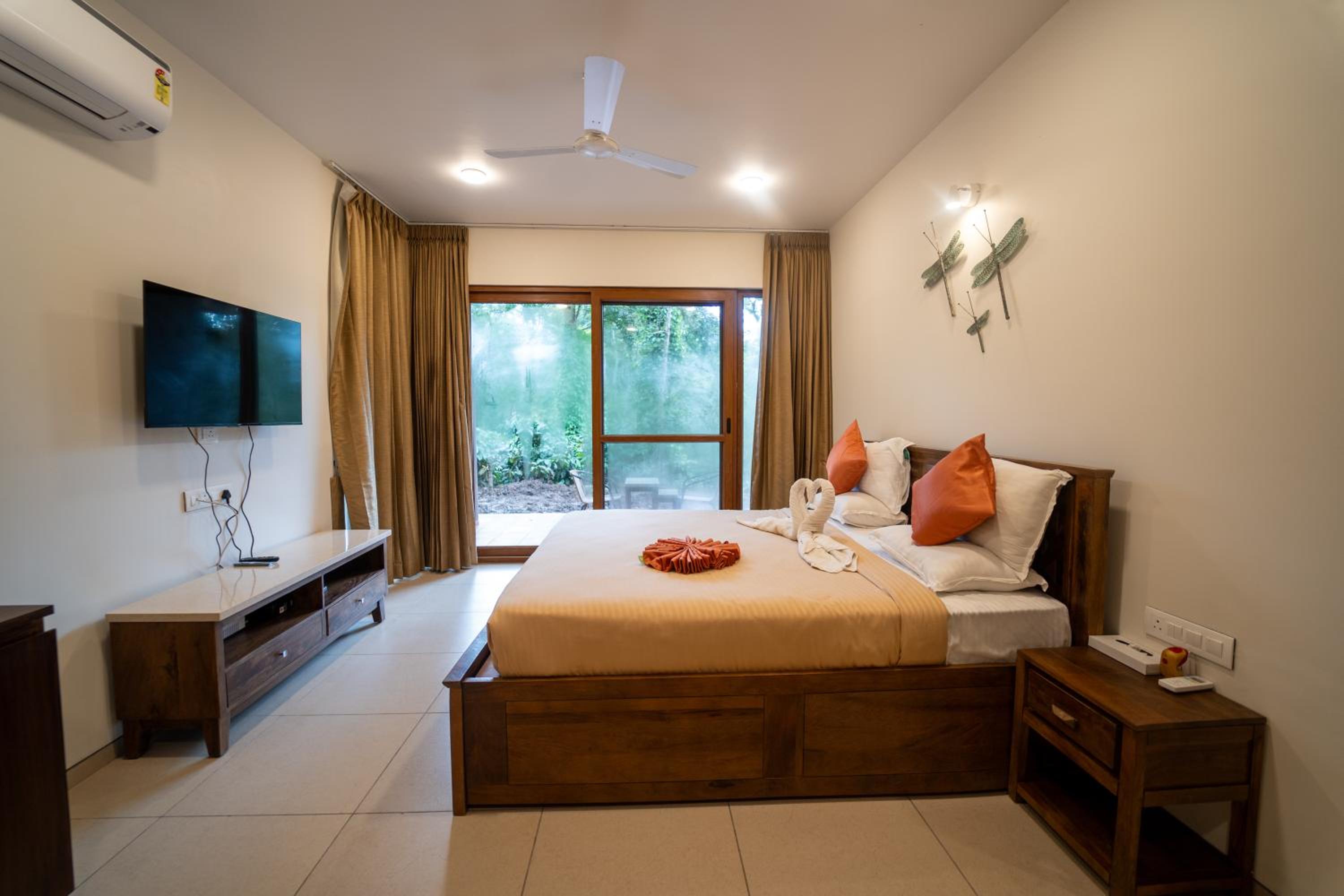 Two-Bedroom Suite - Photo 12