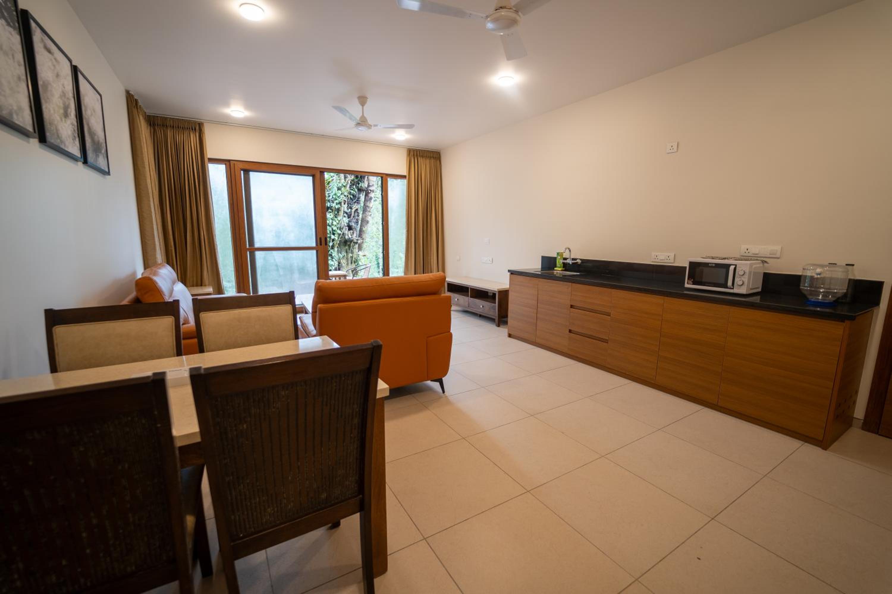 Two-Bedroom Suite - Photo 6