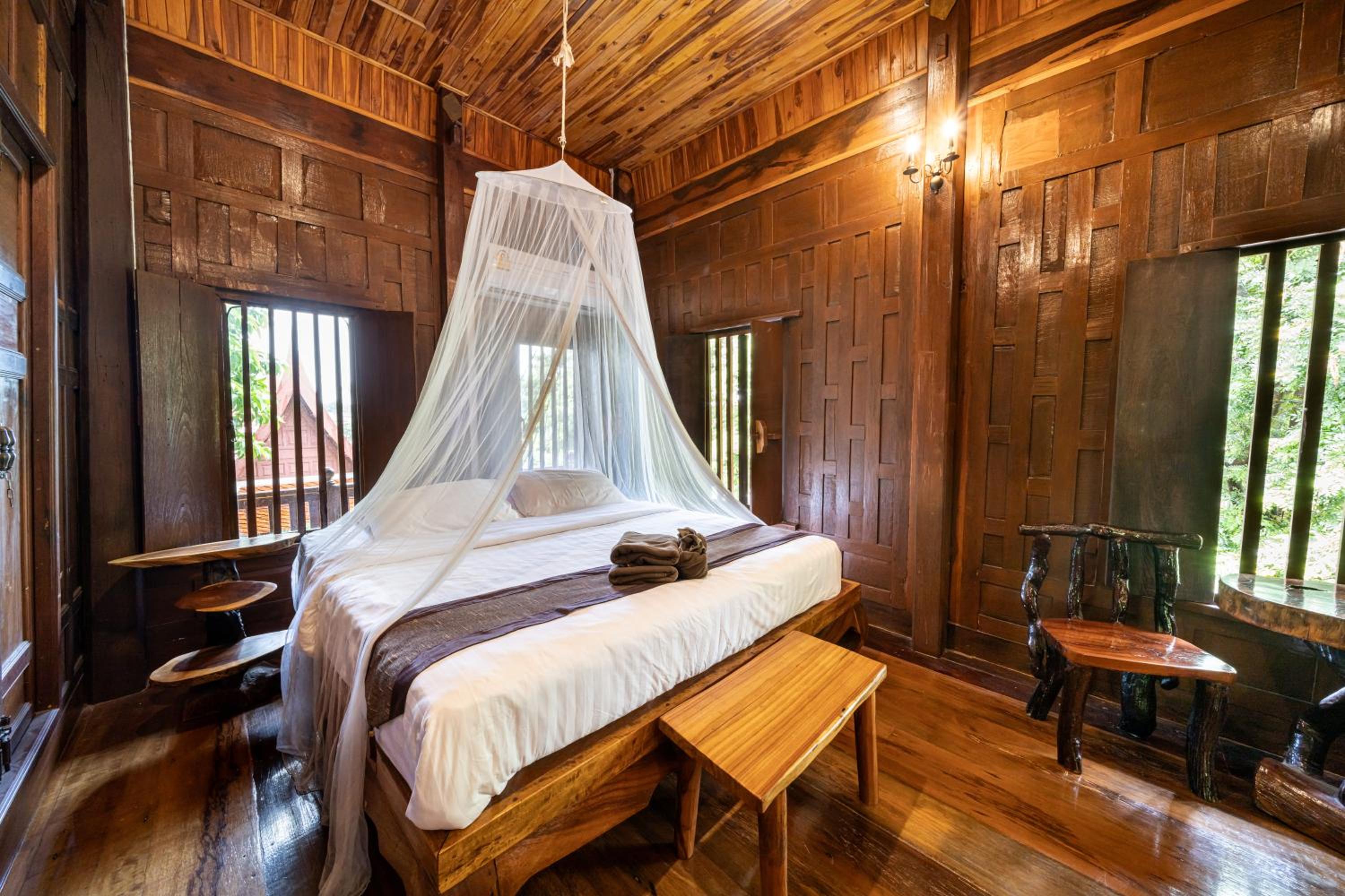 Deluxe King Room photo 2