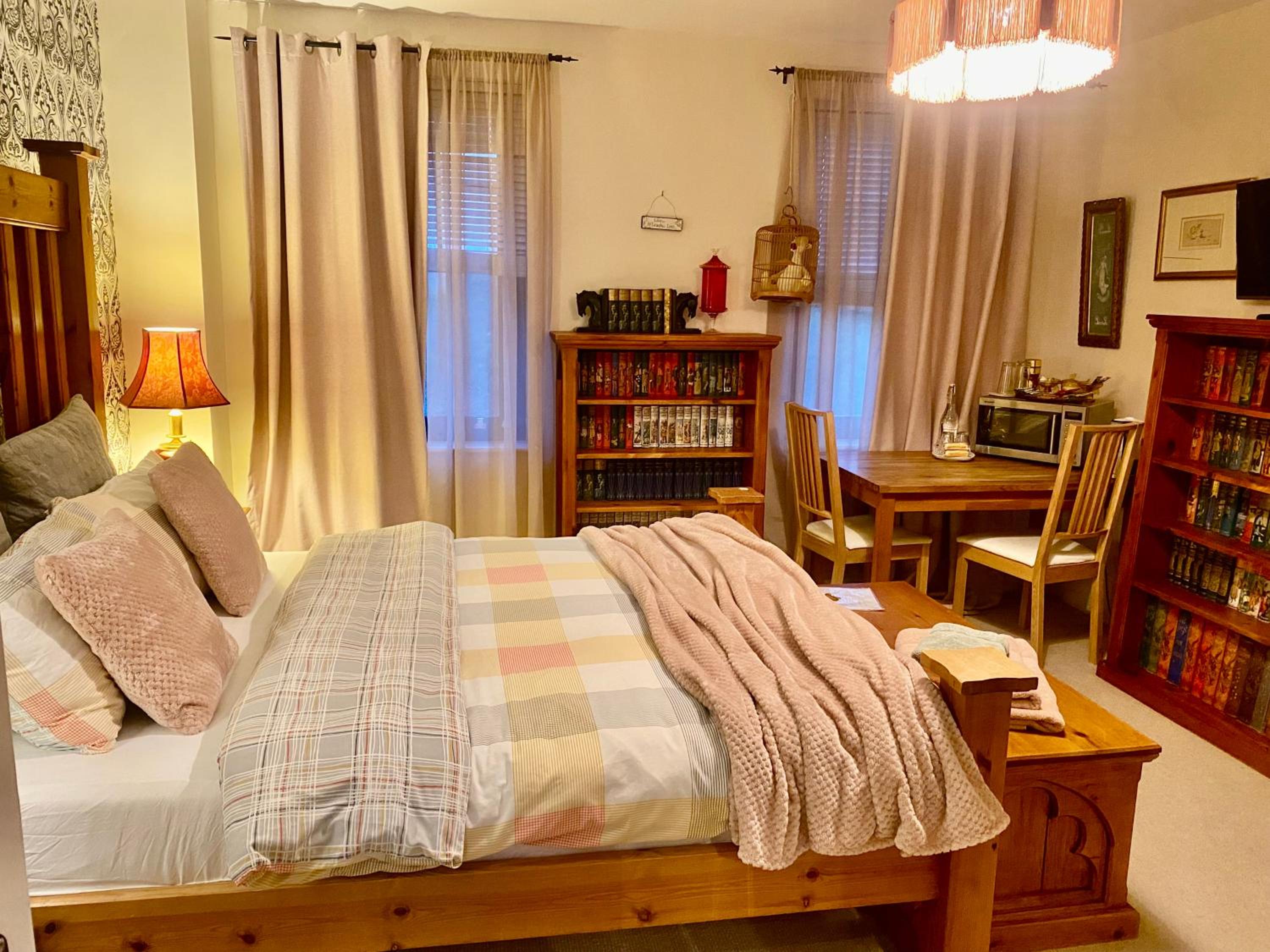 Deluxe Double Room with Shower photo 2