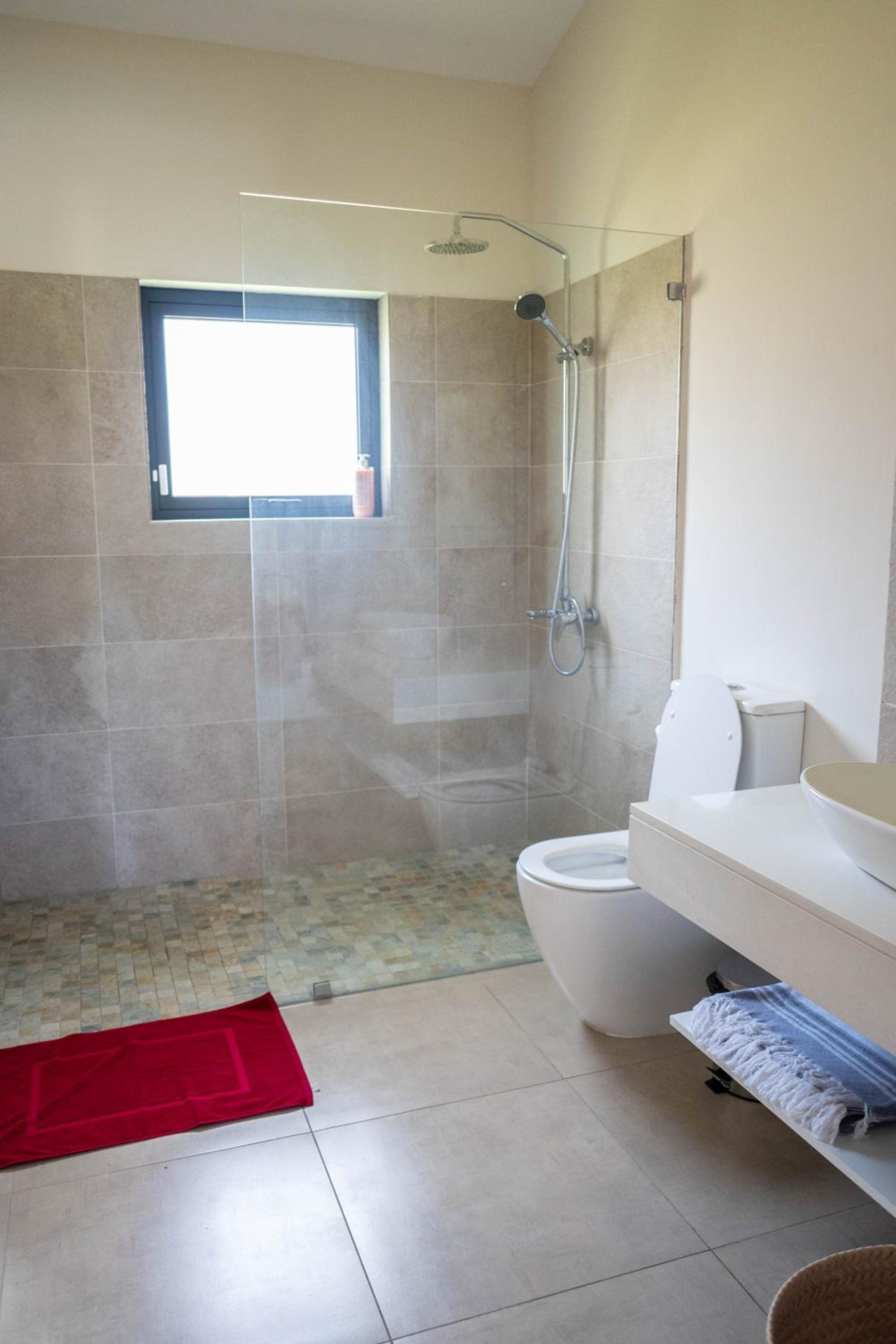 Three-Bedroom Villa photo 3