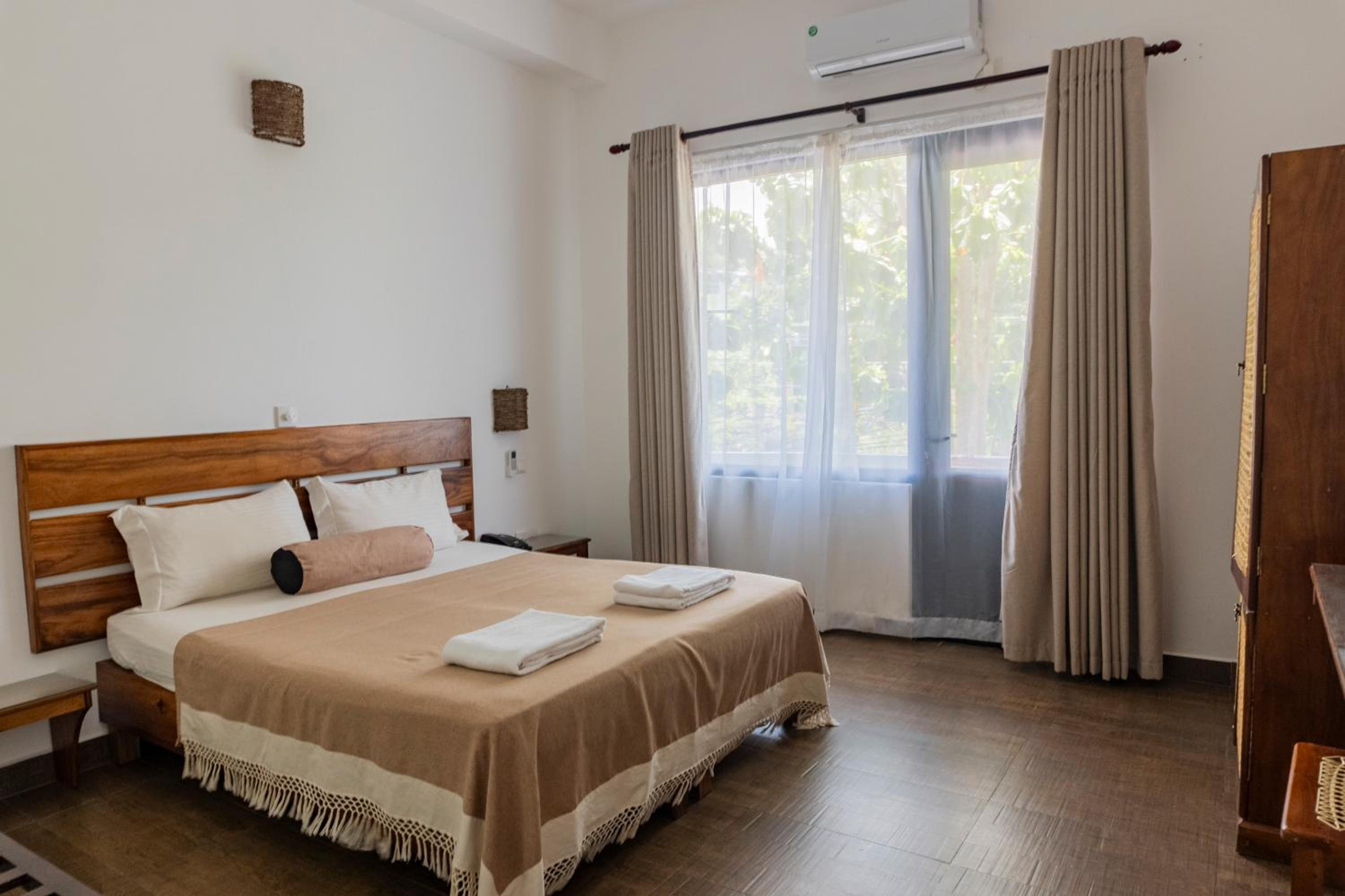 Standard Double or Twin Room Street View photo 2