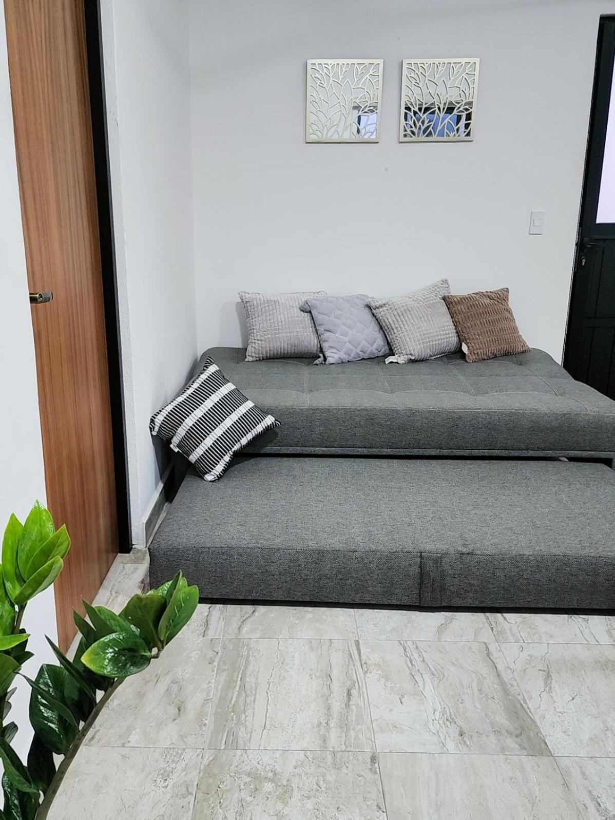 One-Bedroom Apartment photo 1