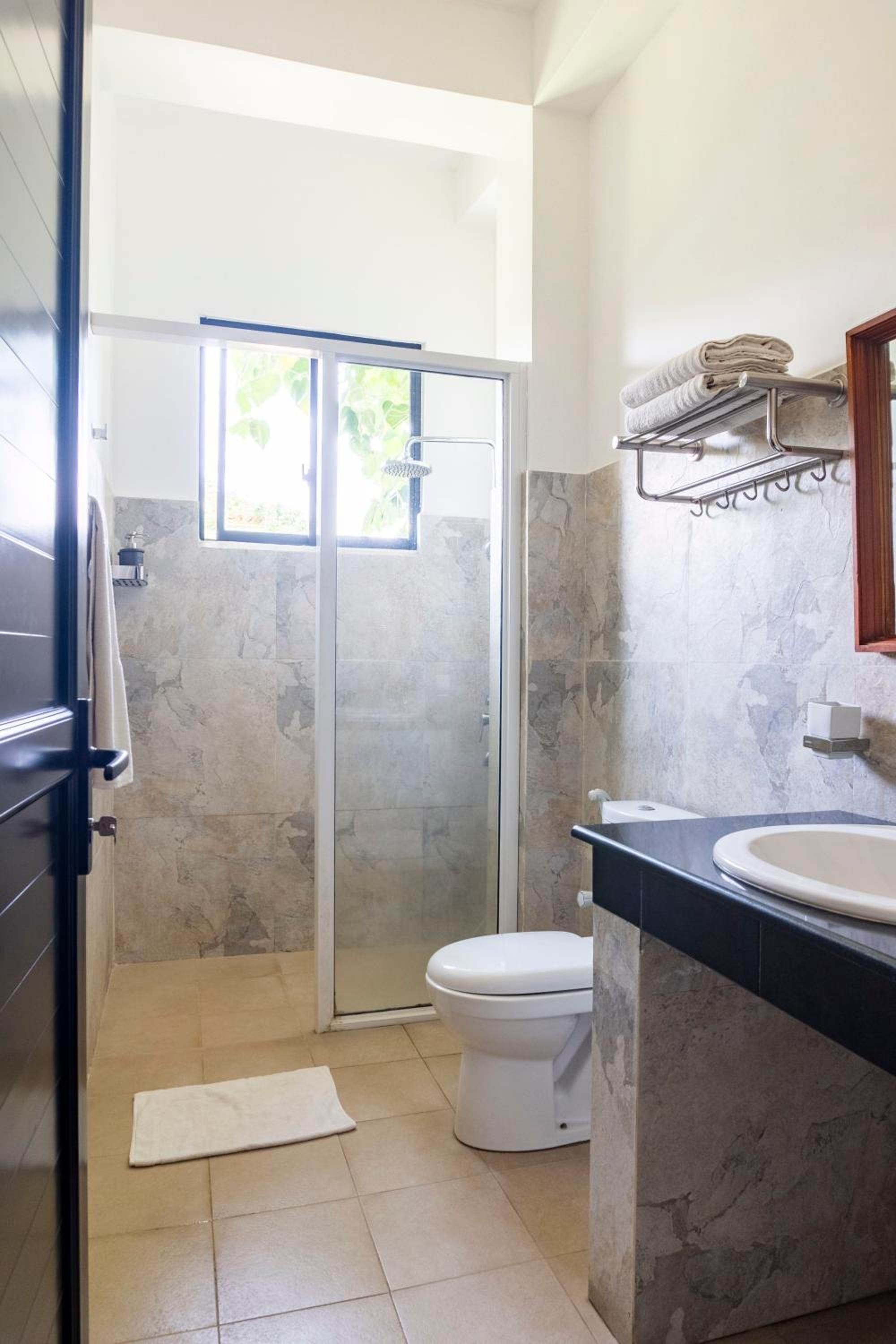 Standard Triple Room with City View photo 2