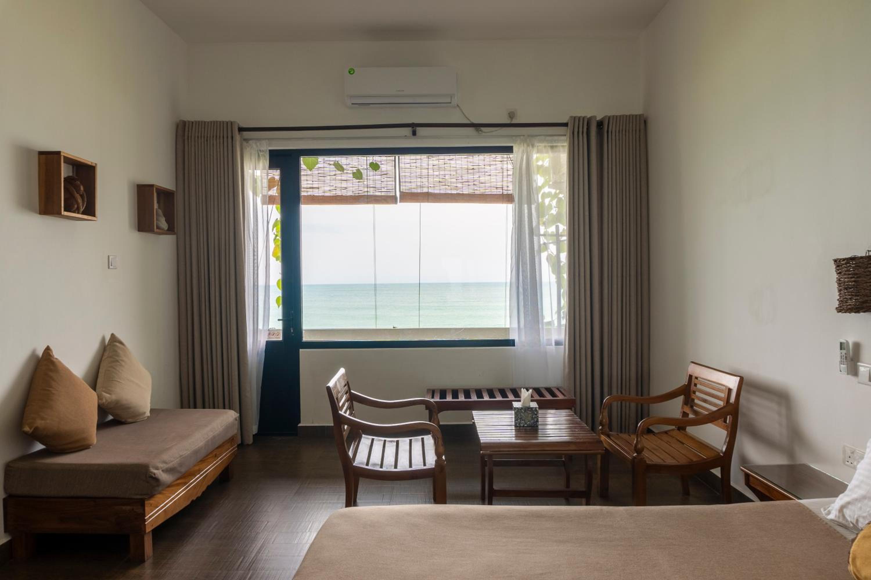 Deluxe Double Room with Balcony and Sea View photo 3