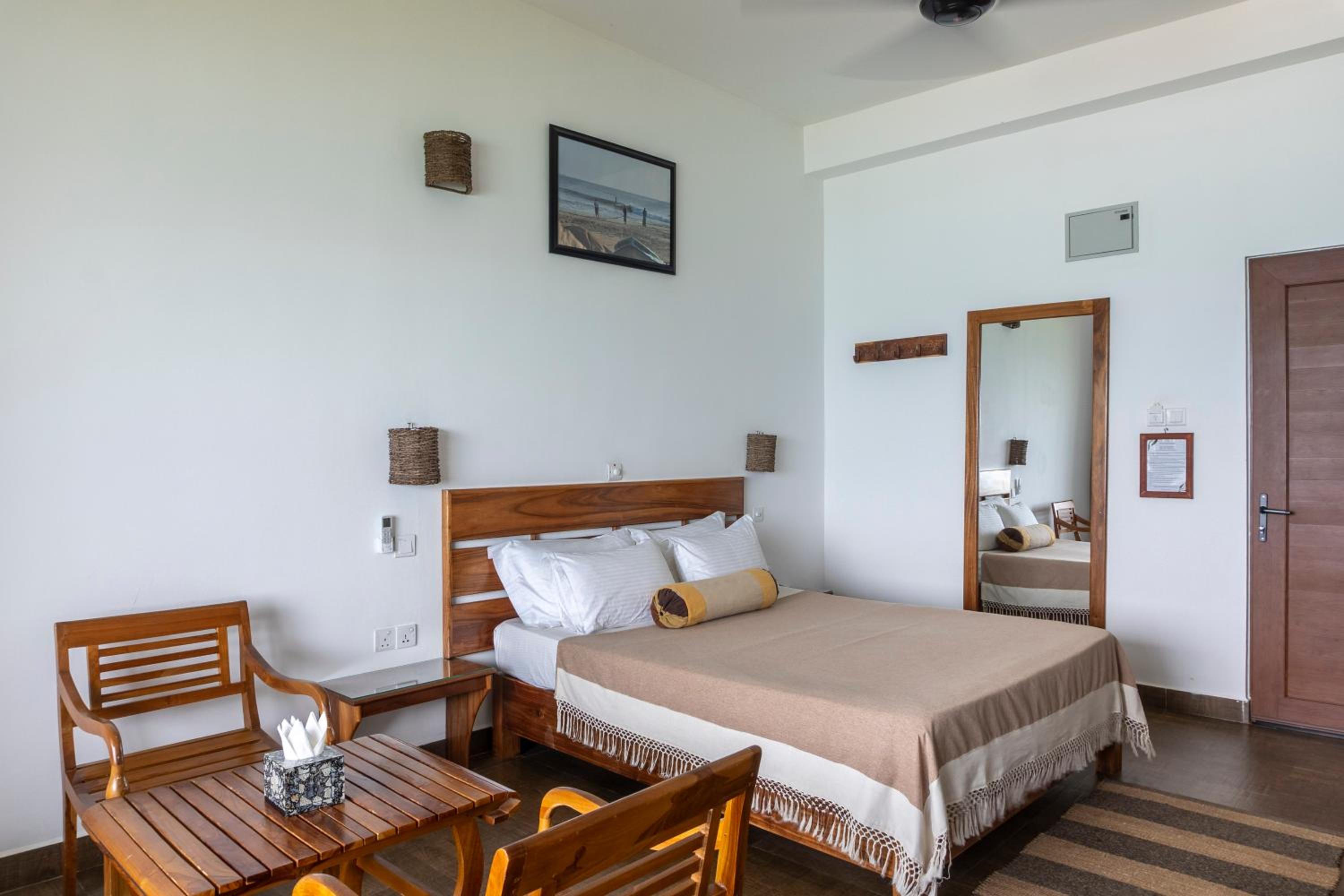 Deluxe Double Room with Balcony and Sea View photo 2