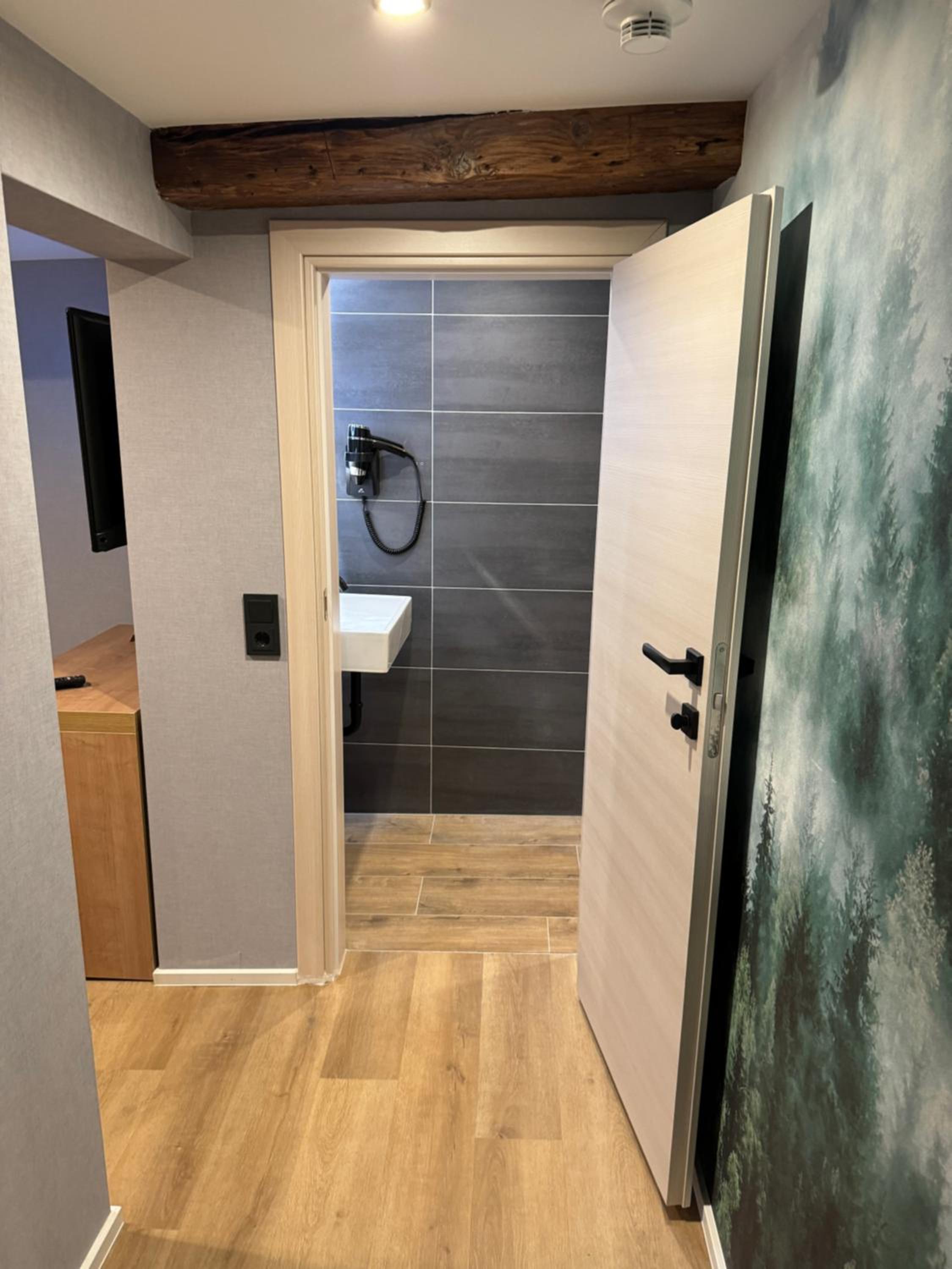 Single Room photo 3
