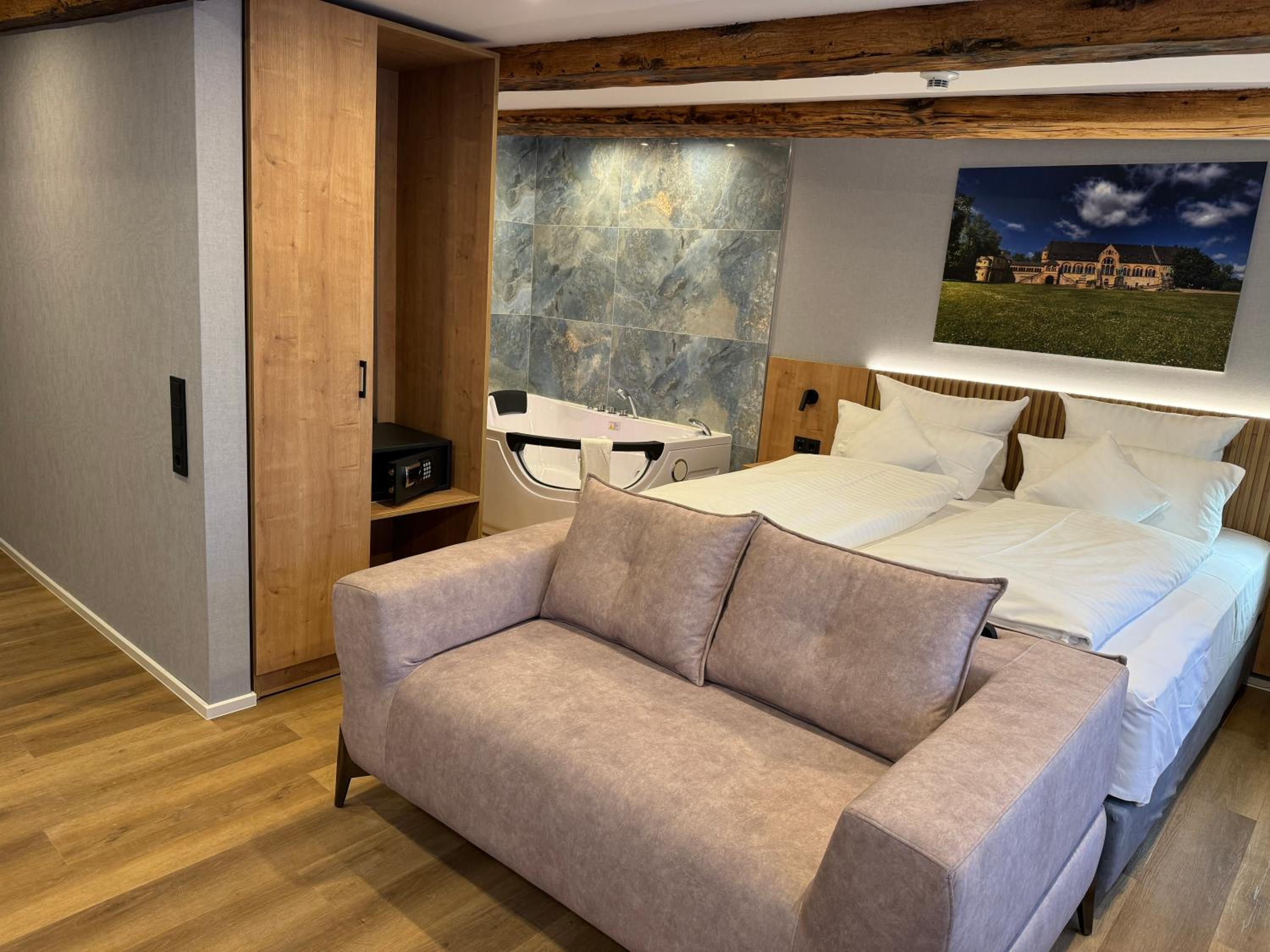 King Suite with Spa Bath photo 1