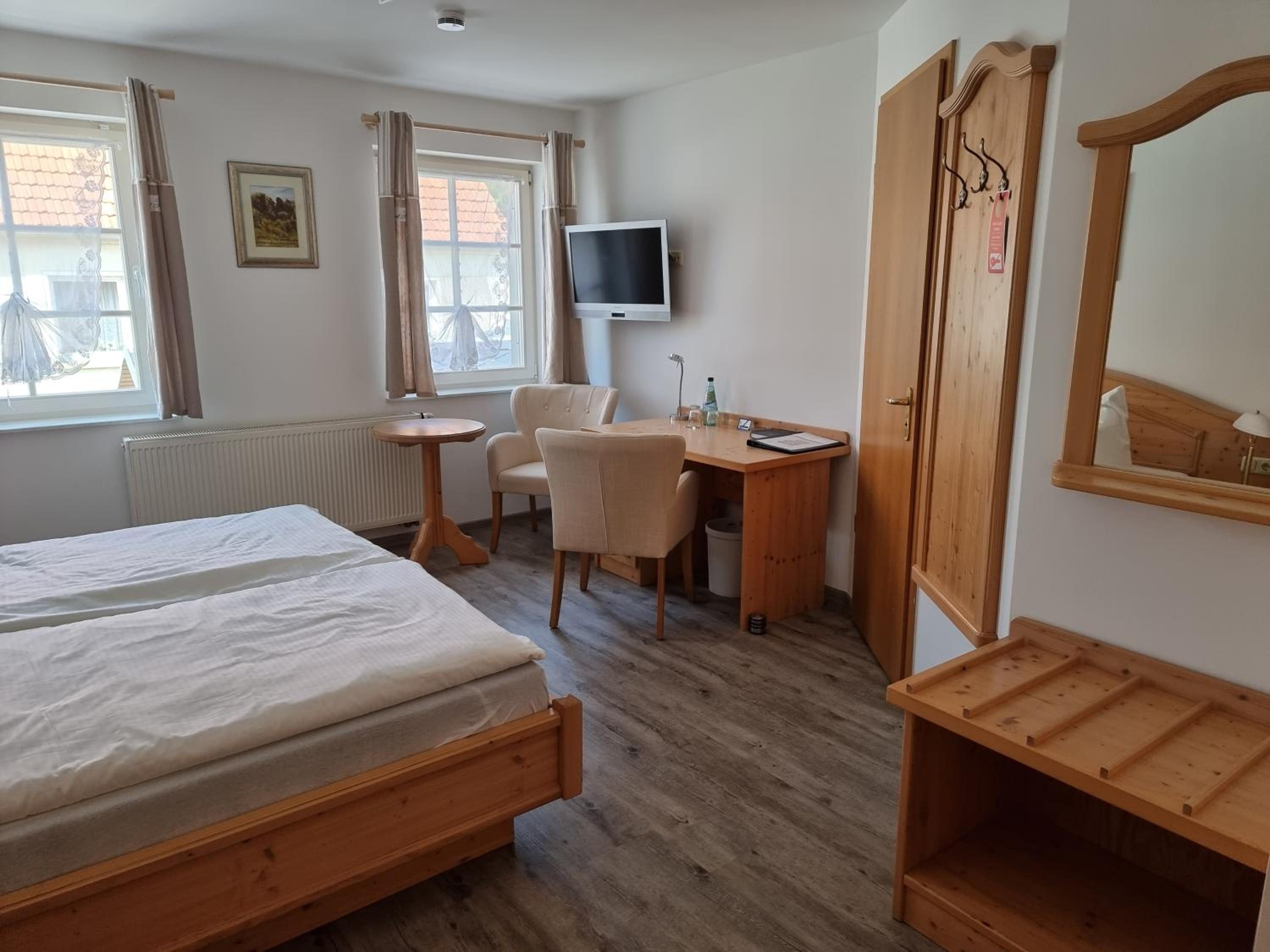 Double Room - Photo 6