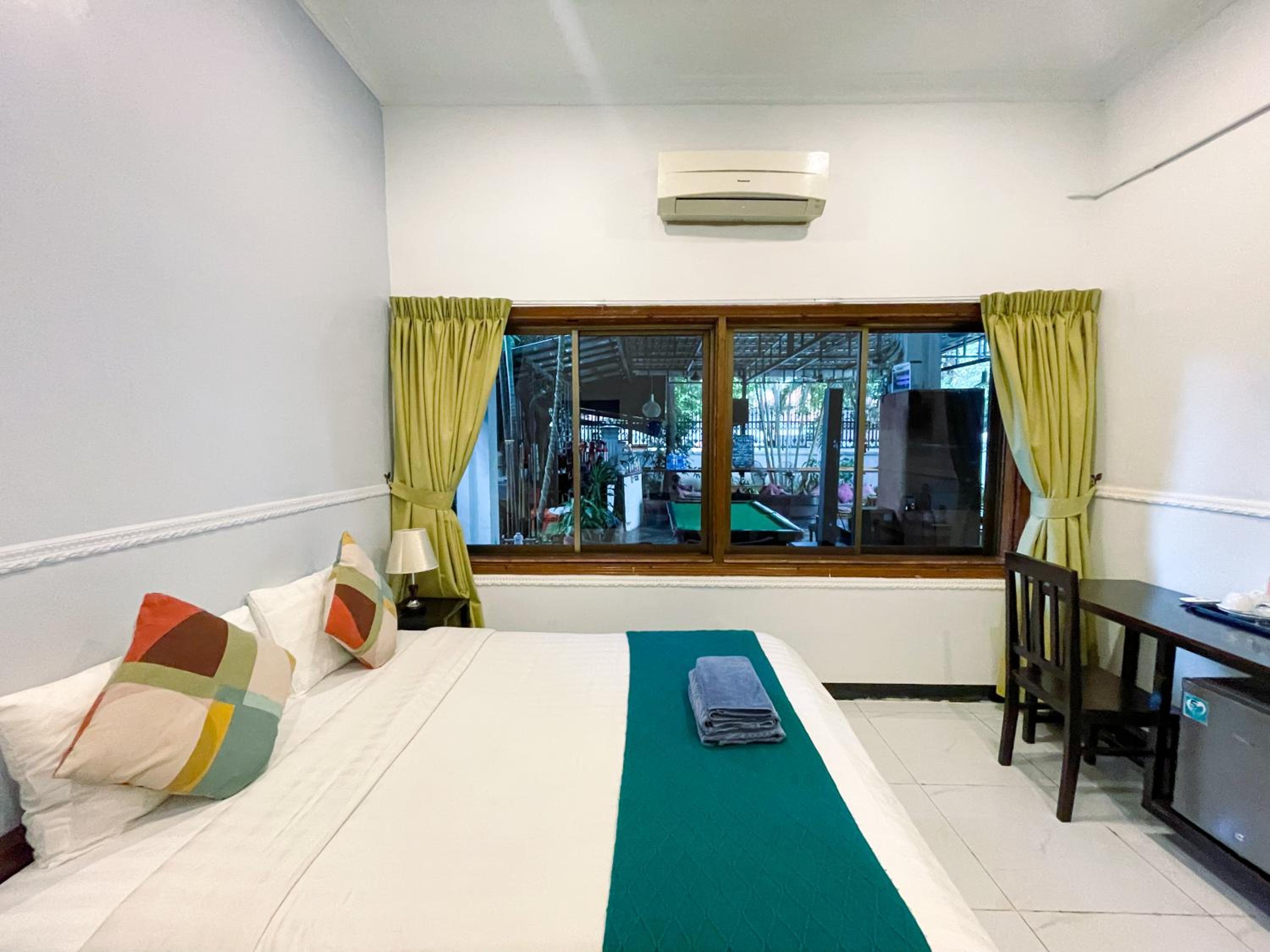 Budget Double Room photo 3