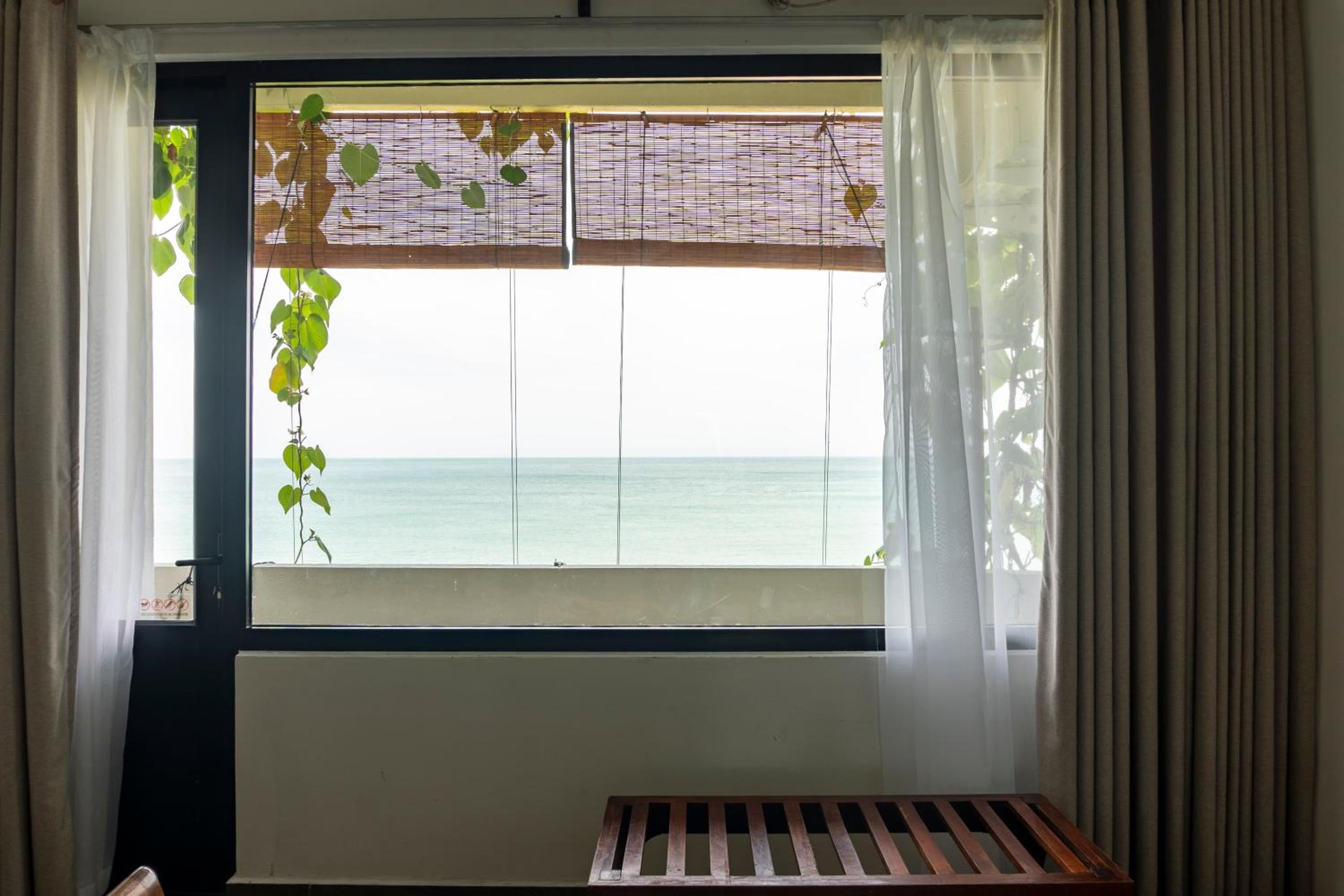 Standard Triple Room with Sea View photo 3
