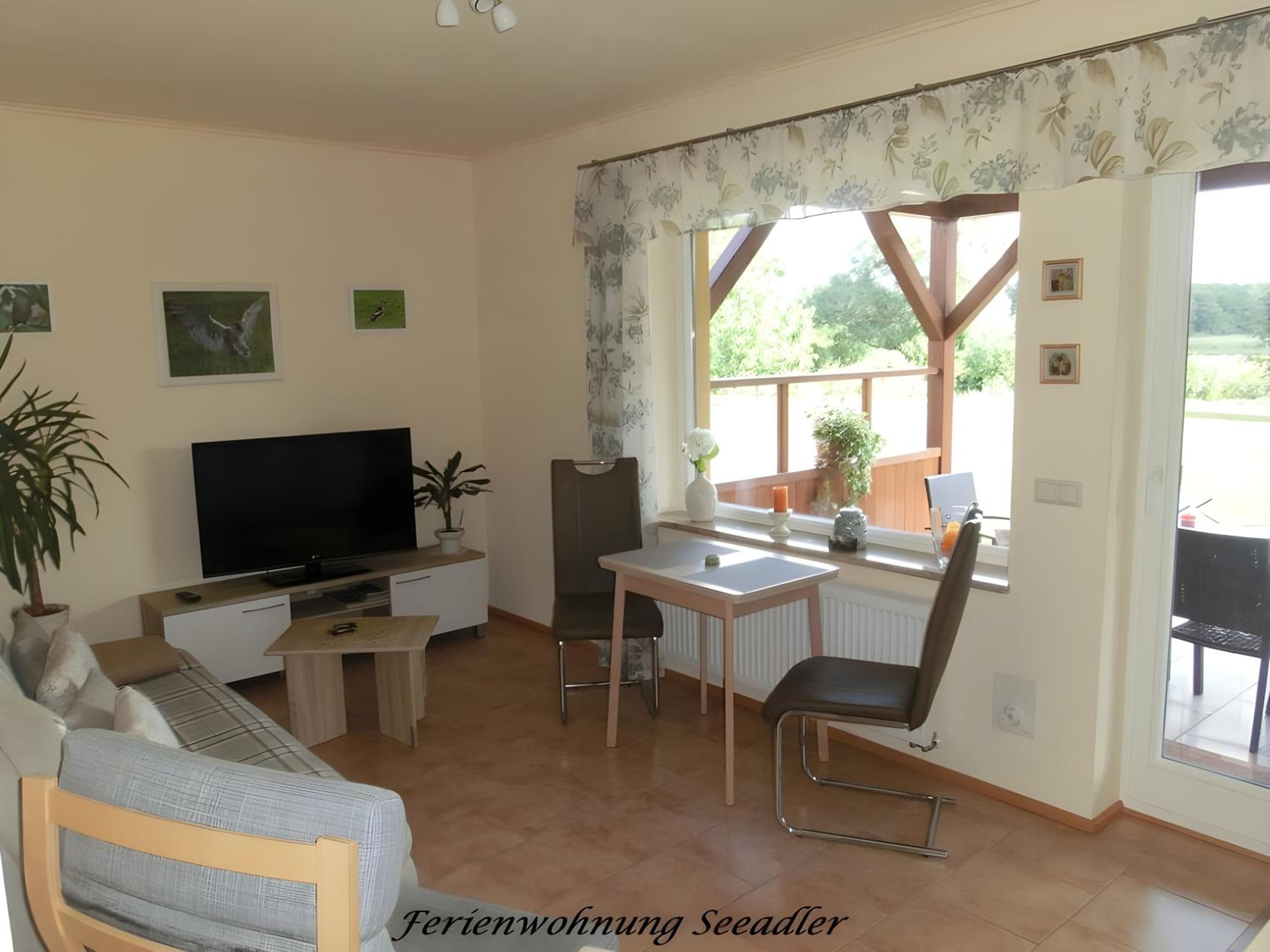 One-Bedroom Apartment with Lake View
