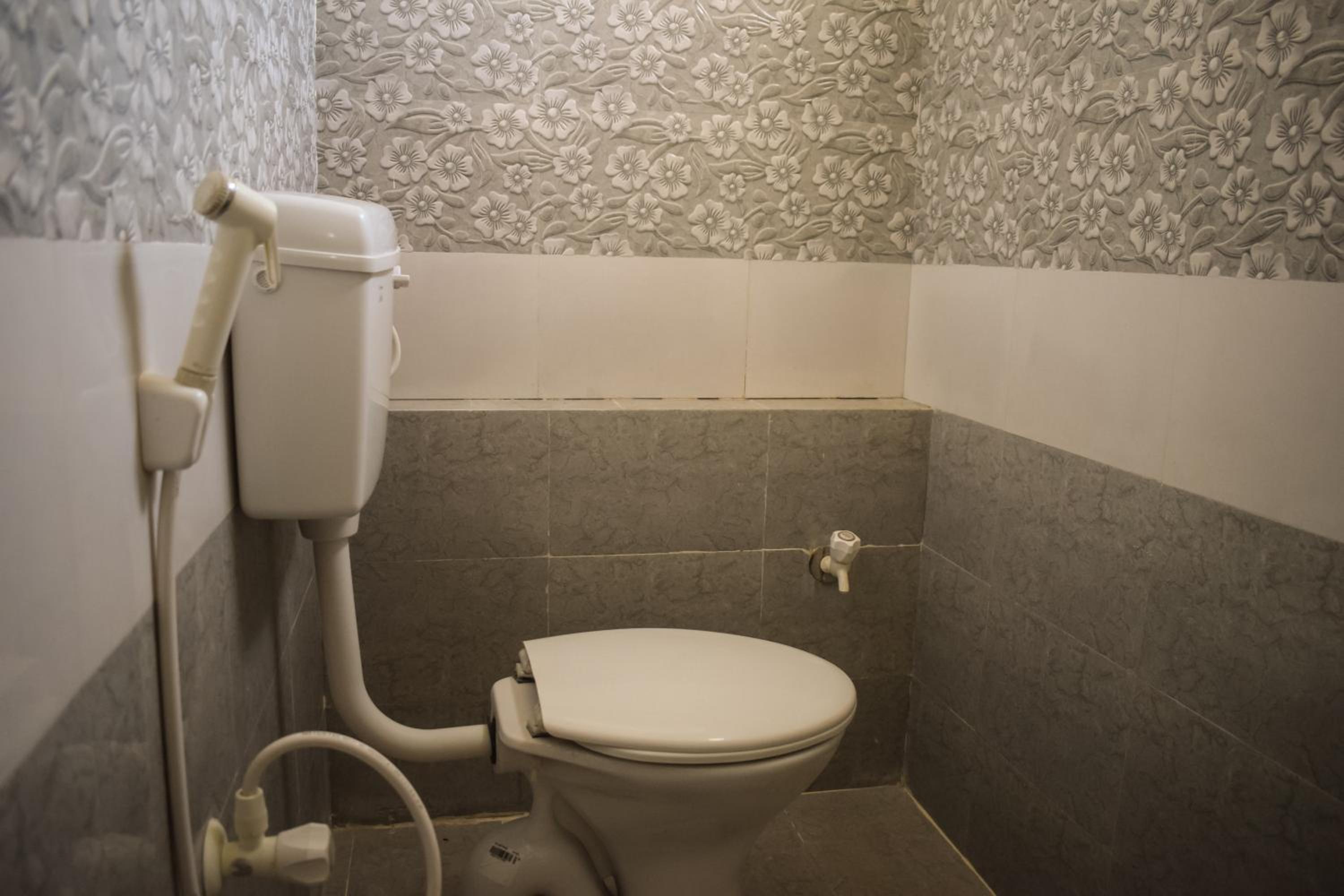 Family Room With Private Bathroom photo 2