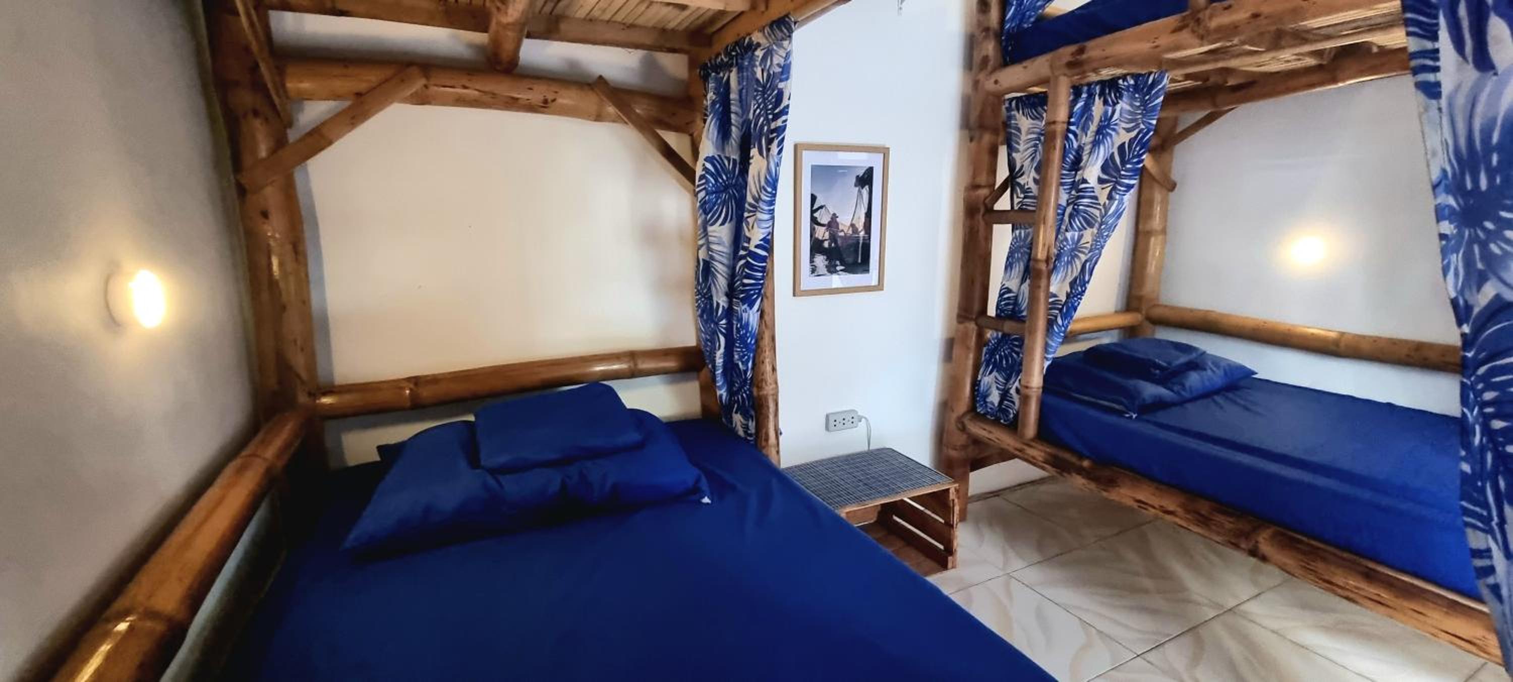 Bed in 8-Bed Mixed Dormitory Room photo 1
