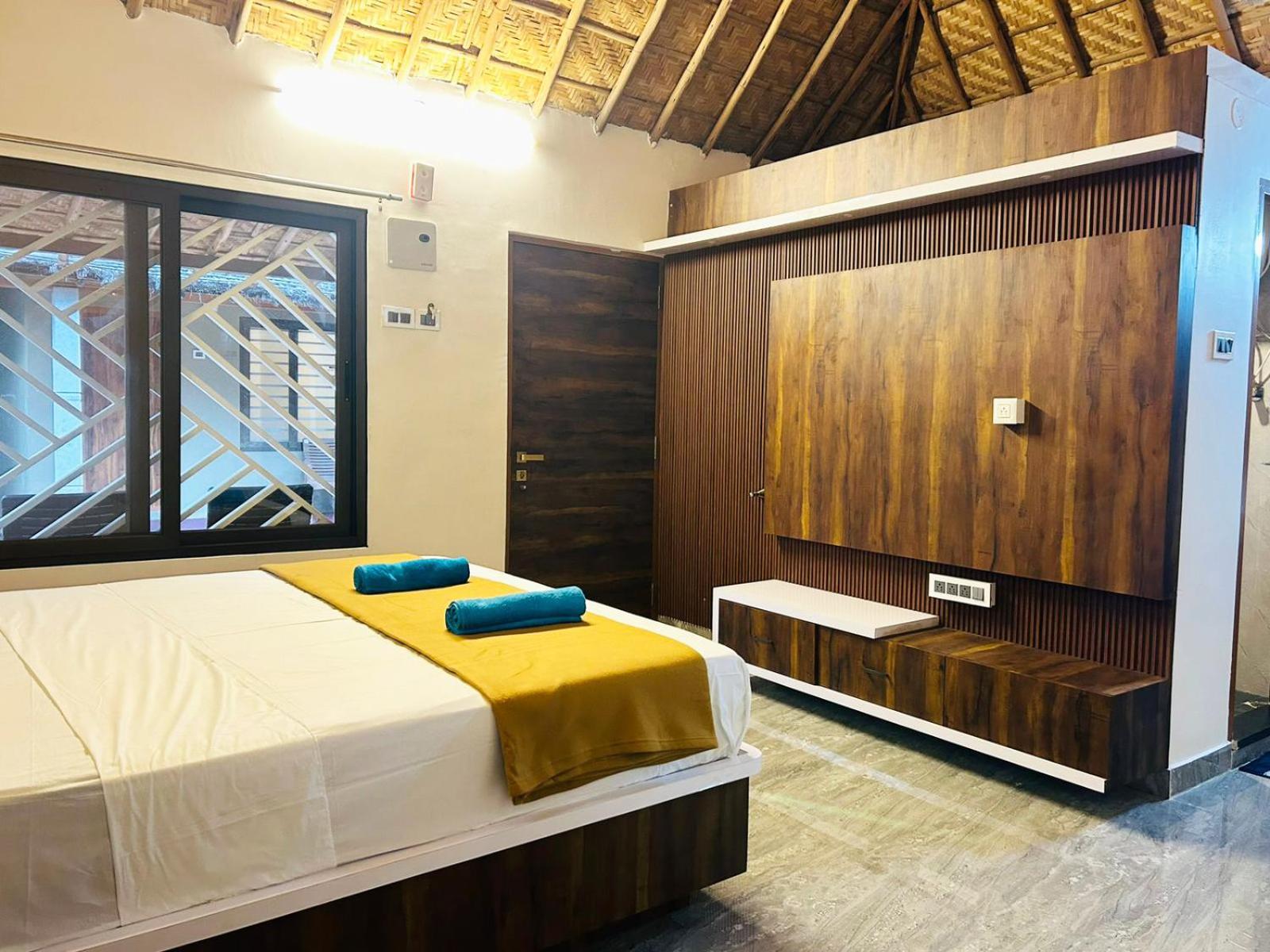 Deluxe King Room photo 1