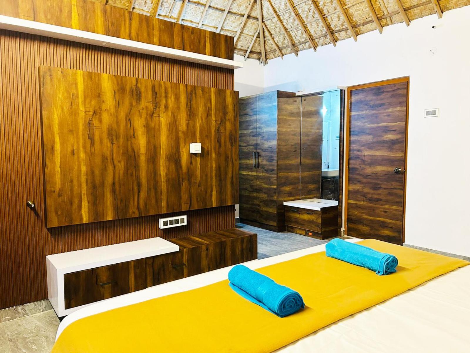 Deluxe King Room photo 2